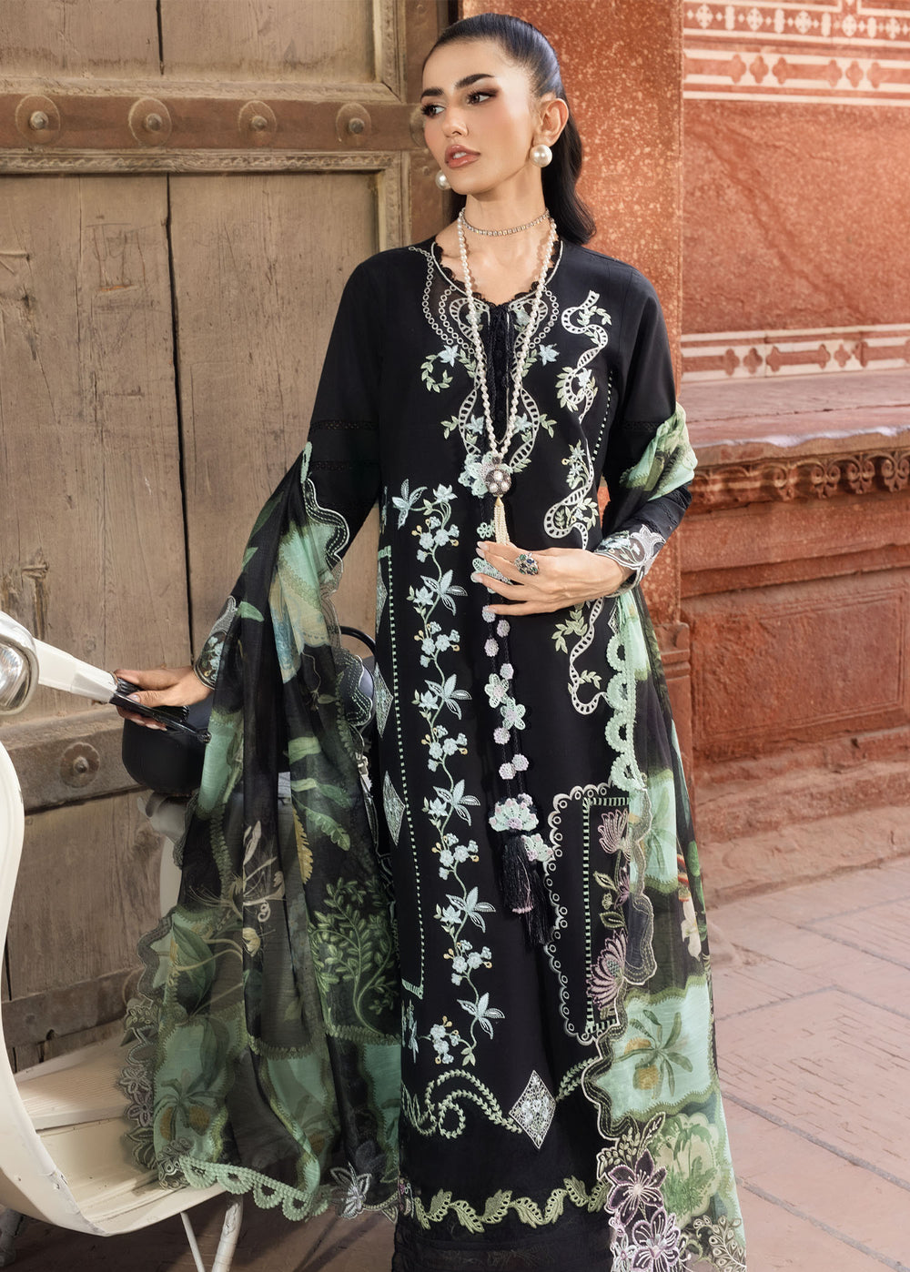 Saira Shakira | Bloom Lawn | ELISE 1A - by Libasekhas - Registered Vendor of : Saira Rizwan - 100% Original Designer Dress