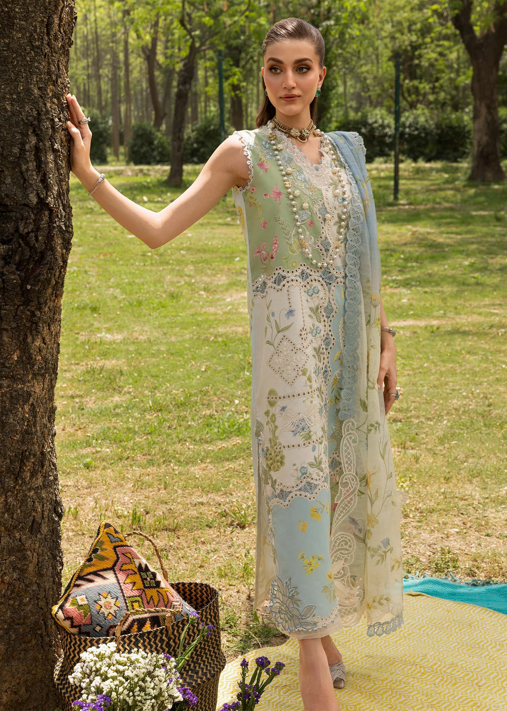 Saira Shakira | Bloom Lawn | LANA 1A - by Libasekhas - Registered Vendor of : Saira Rizwan - 100% Original Designer Dress