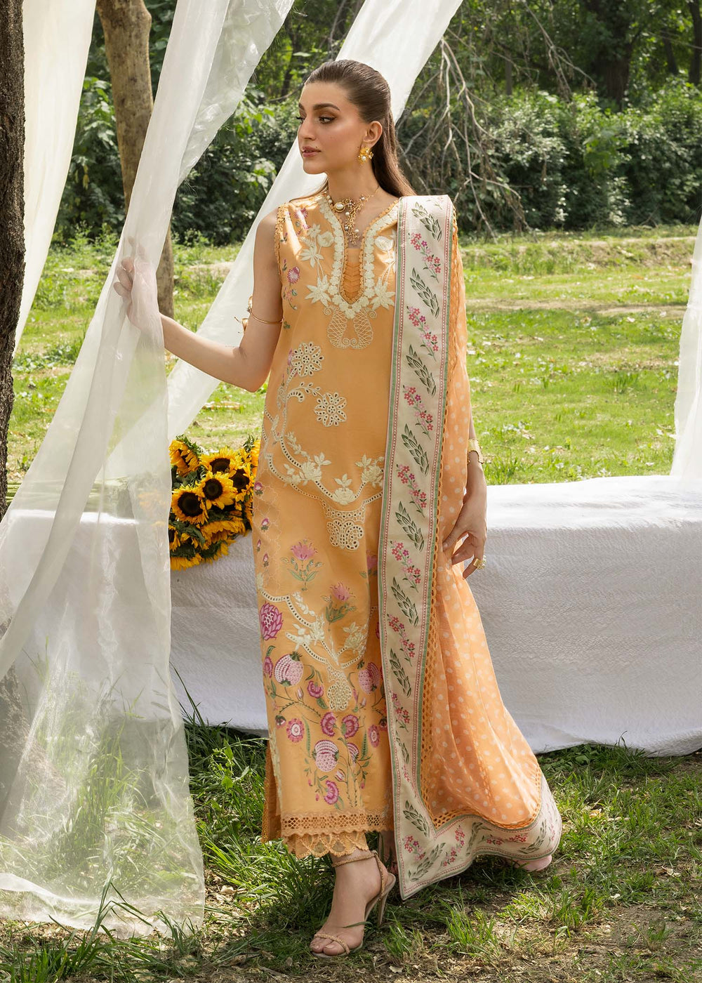 Saira Shakira | Bloom Lawn | LILY 1B - by Libasekhas - Registered Vendor of : Saira Rizwan - 100% Original Designer Dress