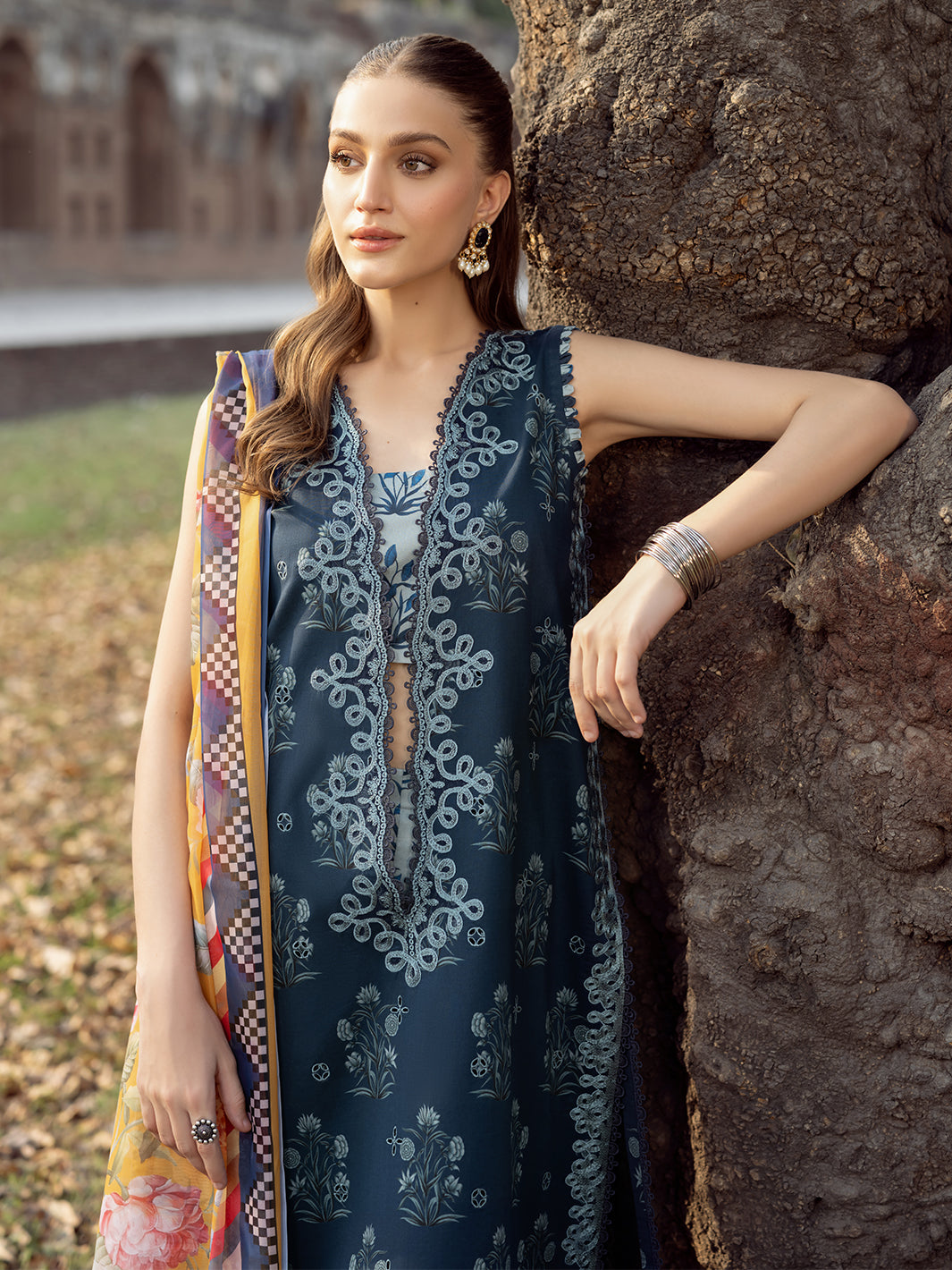 Bin Ilyas | Naqsh Naaz Luxury Lawn 25 | 2082 - B - by - Libasekhas UK - Registered Vendor of : Bin Ilyas - 100% Original Designer Dresss