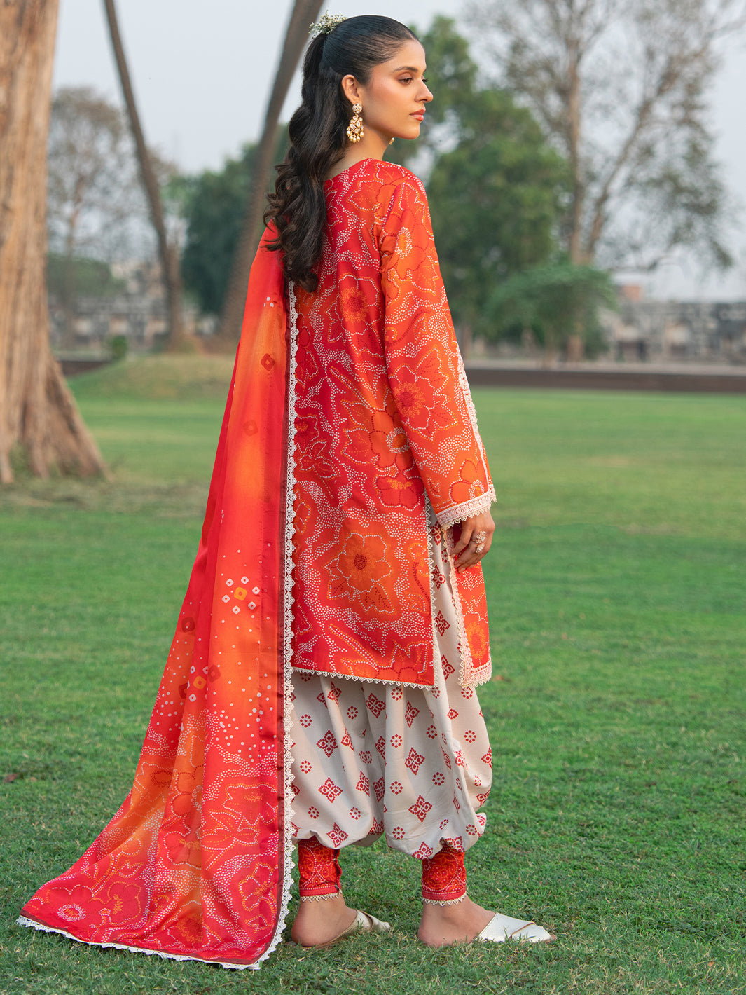 Bin Ilyas | Naqsh Naaz Luxury Lawn 25 | 2084 - A - by - Libasekhas UK - Registered Vendor of : Bin Ilyas - 100% Original Designer Dresss