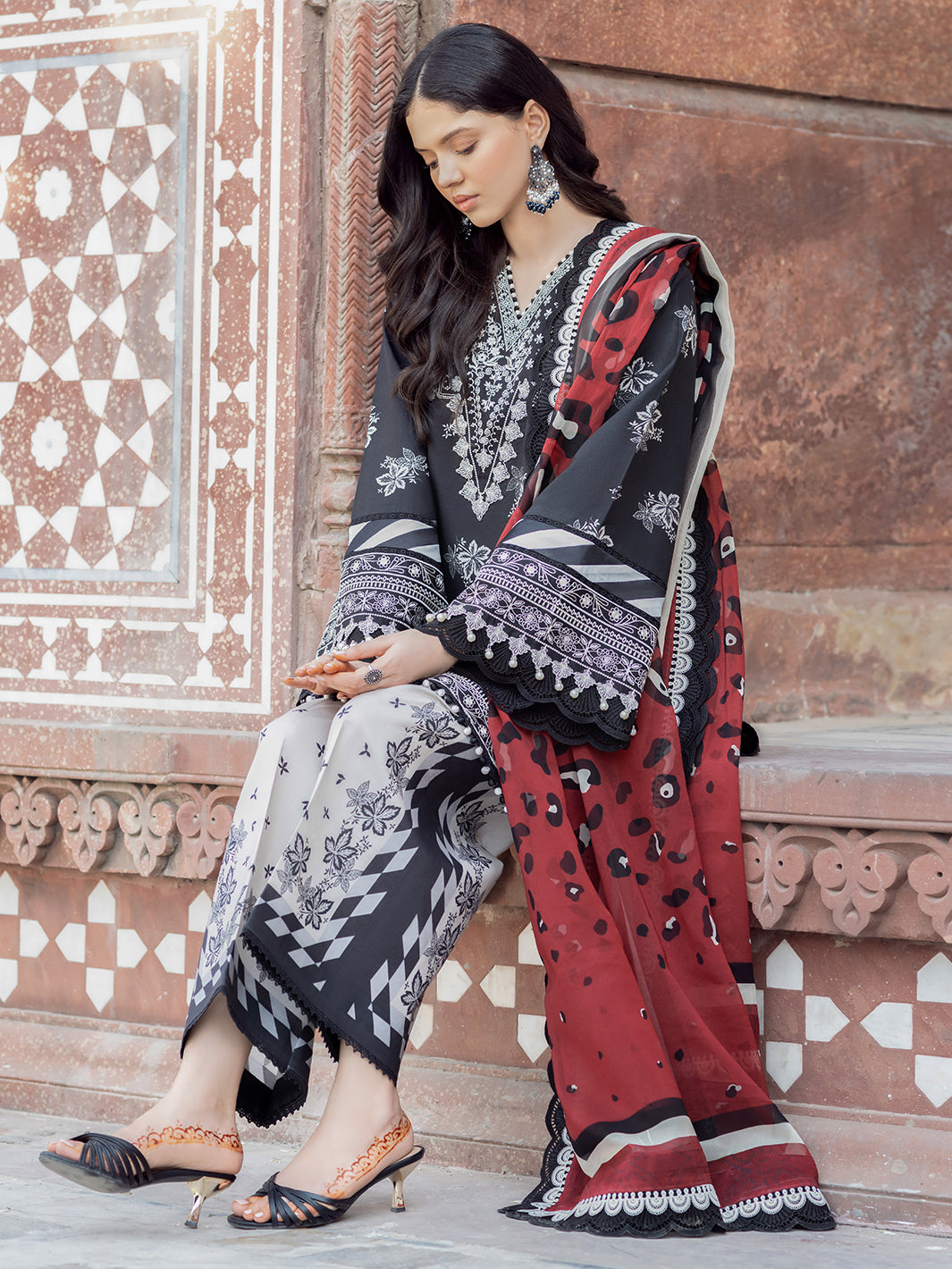 Bin Ilyas | Naqsh Naaz Luxury Lawn 25 | 2088 - A - by - Libasekhas UK - Registered Vendor of : Bin Ilyas - 100% Original Designer Dresss