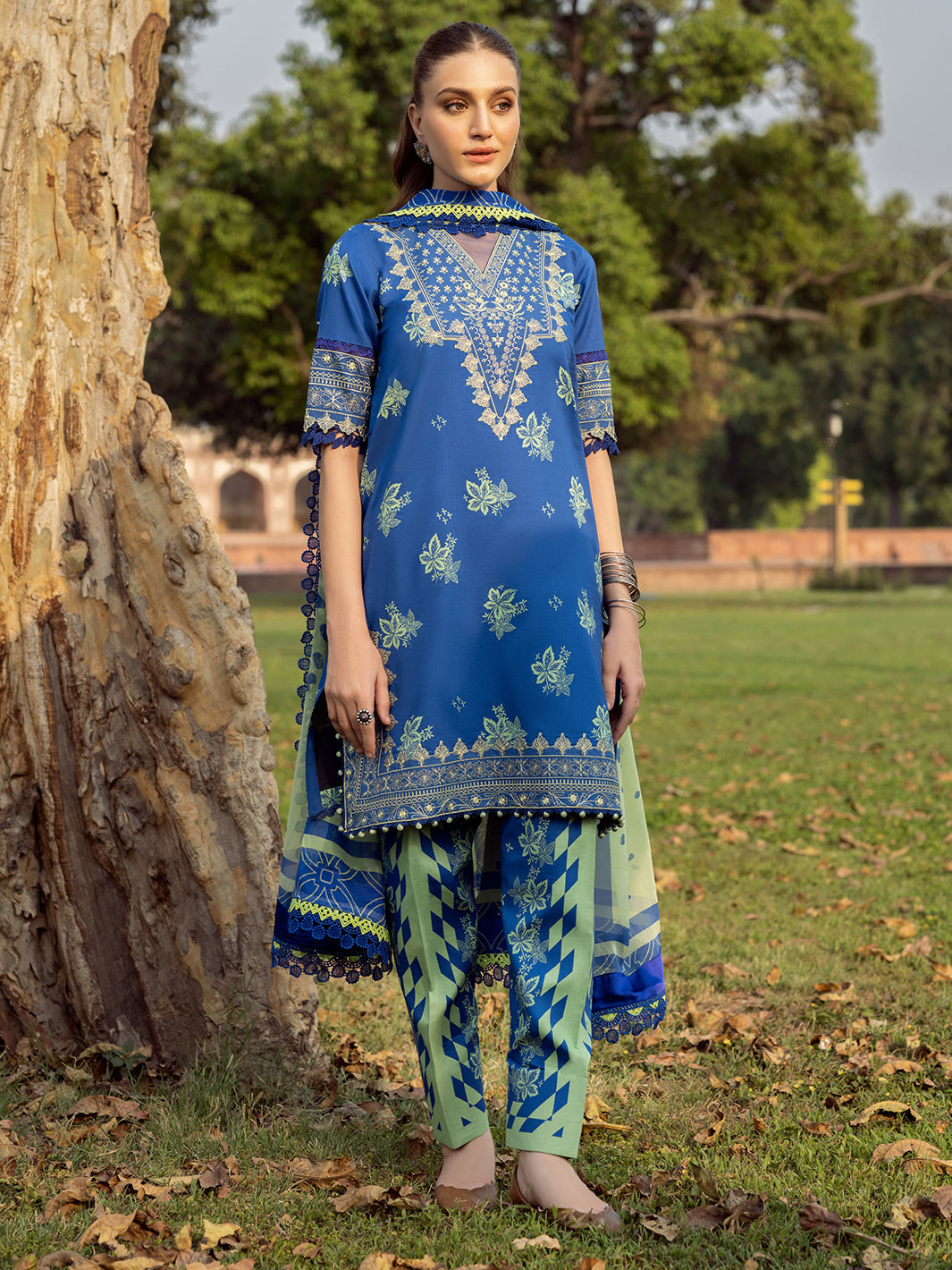 Bin Ilyas | Naqsh Naaz Luxury Lawn 25 | 2088 - B - by - Libasekhas UK - Registered Vendor of : Bin Ilyas - 100% Original Designer Dresss