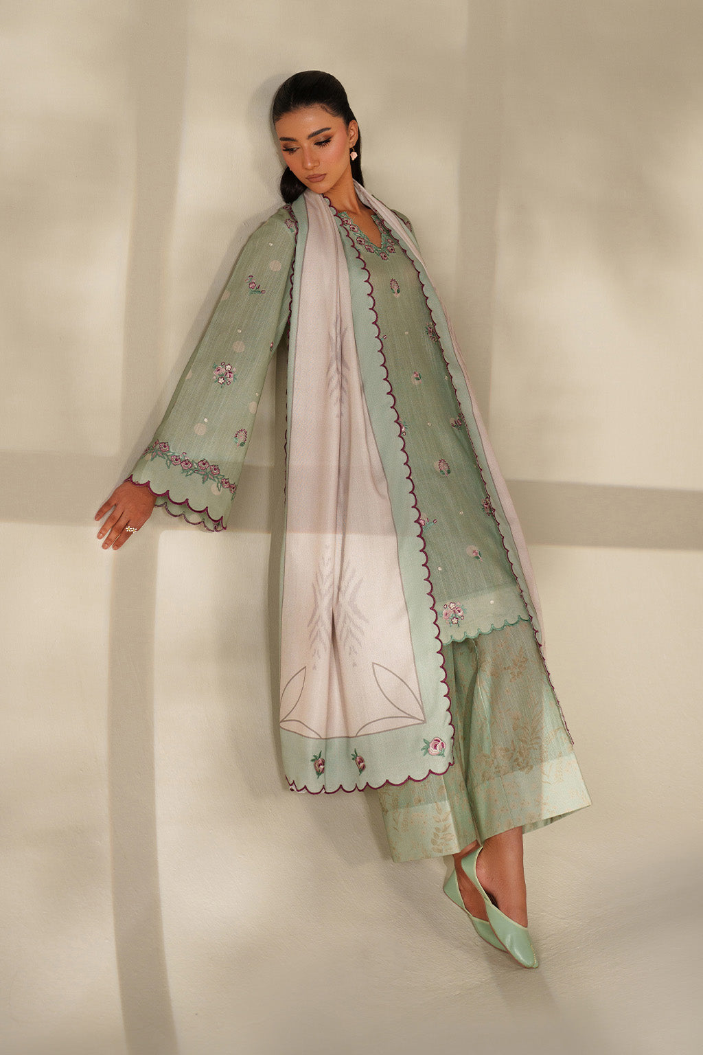 Iznik | Winter Chapter 25 | UE-563 Printed Khaddar - by Libasekhas UK - Registered Vendor of : Iznik - 100% Original Designer Dress