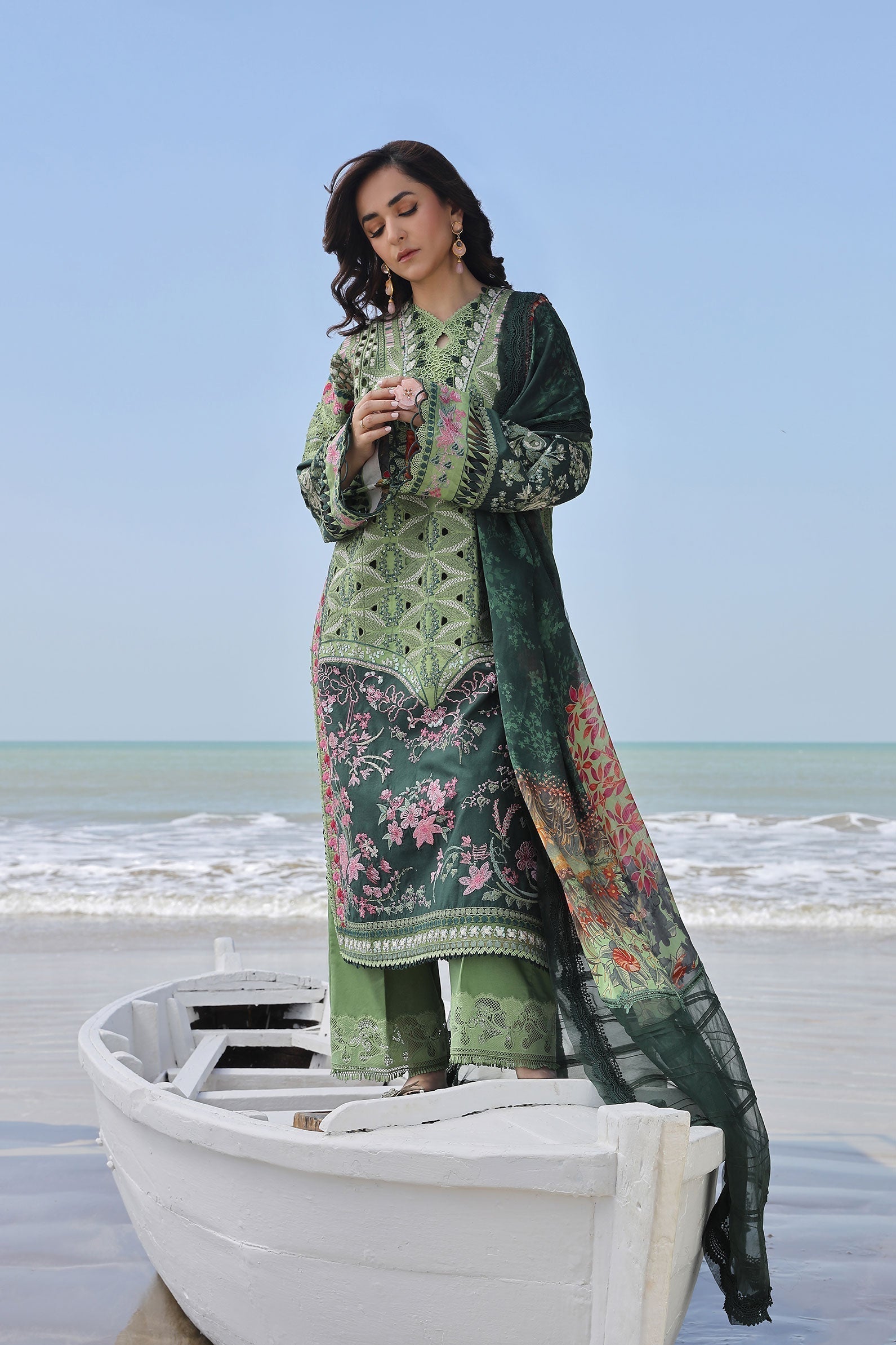 Maryam Hussain | Luxury Lawn 24 | GARDENIA - by - Libasekhas UK - Registered Vendor of : Maryam Hussain - 100% Original Designer Dresss