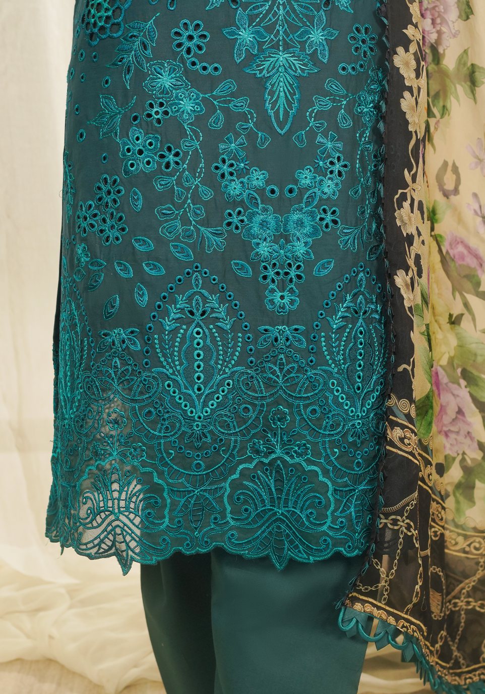 Zarqash | Tresor Luxury Lawn 24 | ZQT 0011 DINA - by - Libasekhas UK - Registered Vendor of : Zarqash - 100% Original Designer Dresss
