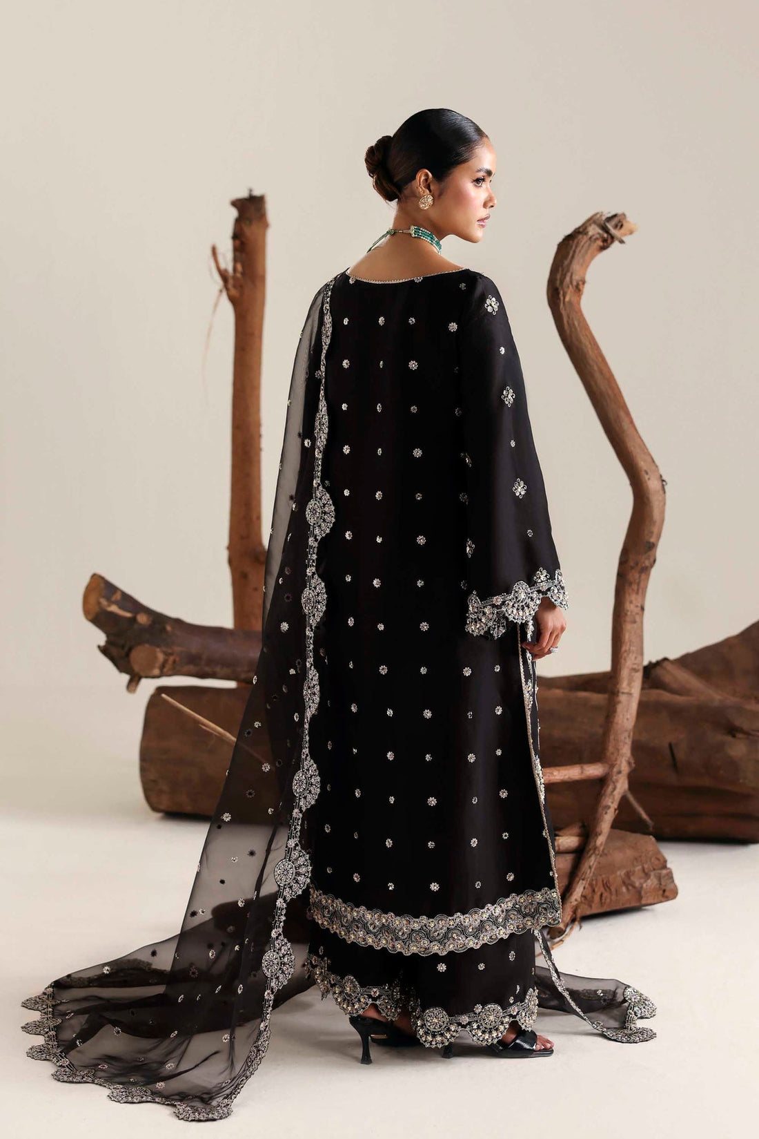 Akbar Aslam | Formal Pret | Caelis - by Libasekhas UK - Registered Vendor of : Akbar Aslam - 100% Original Designer Dress