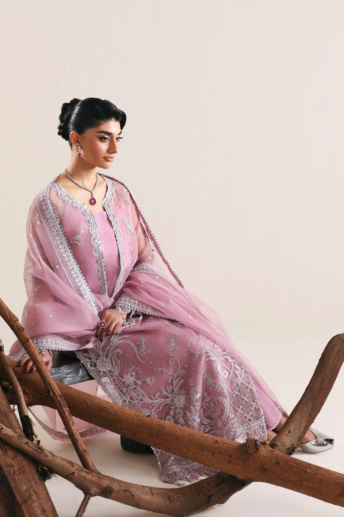 Akbar Aslam | Formal Pret | Vale - by Libasekhas UK - Registered Vendor of : Akbar Aslam - 100% Original Designer Dress