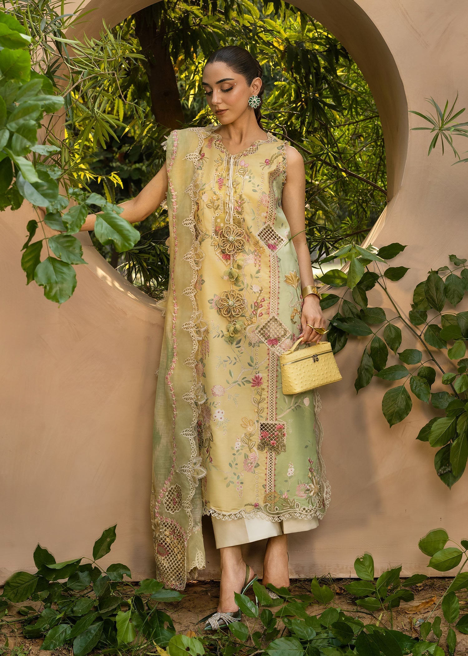 Crimson | Tasawar 25 | BONJOUR AND BLOOM - D4A - by - Libasekhas UK - Registered Vendor of : Crimson - 100% Original Designer Dresss