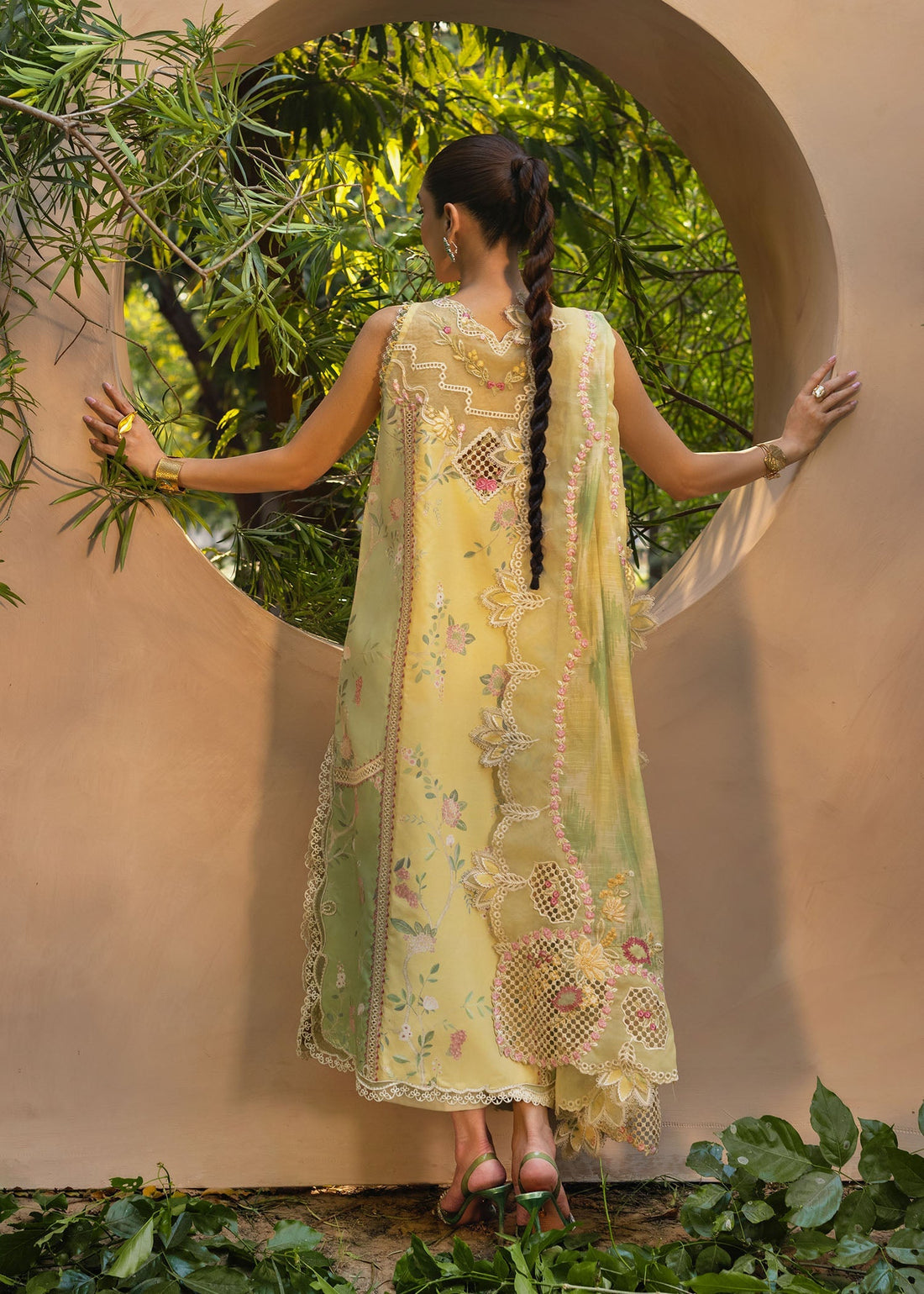 Crimson | Tasawar 25 | BONJOUR AND BLOOM - D4A - by - Libasekhas UK - Registered Vendor of : Crimson - 100% Original Designer Dresss