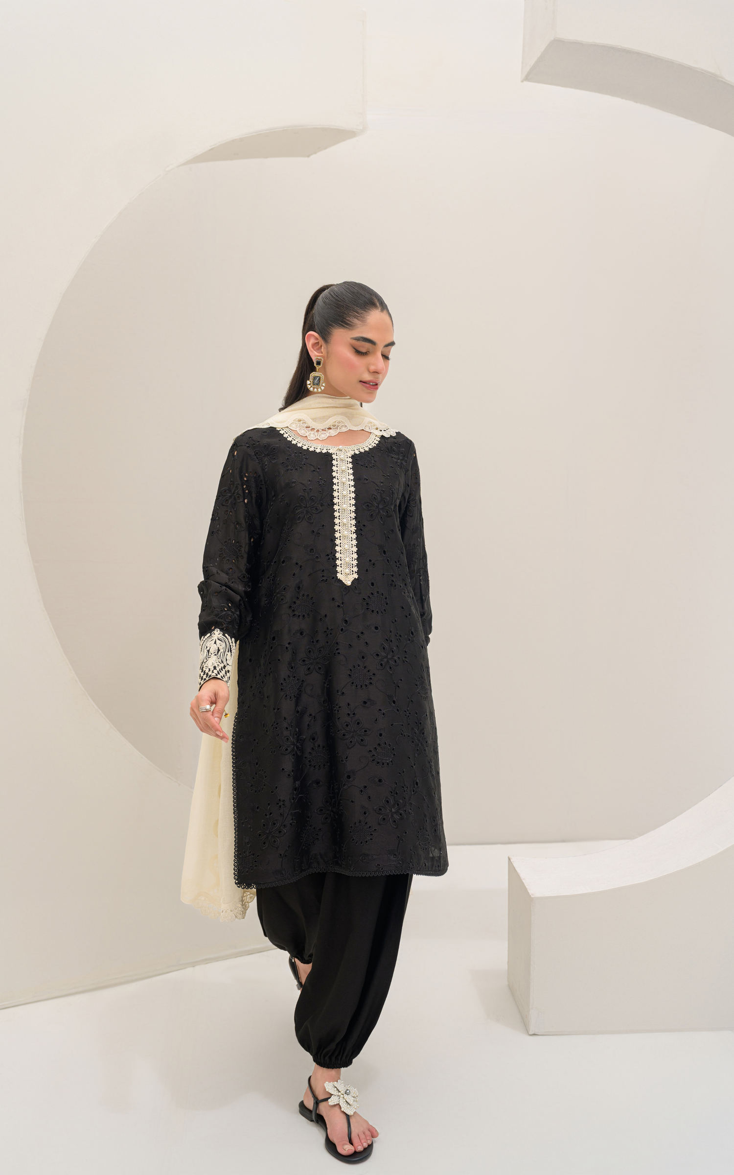Sana Abbas | Ara Eid Luxe | Noir - by Libasekhas - Registered Vendor of : Sana Abbas - 100% Original Designer Dress