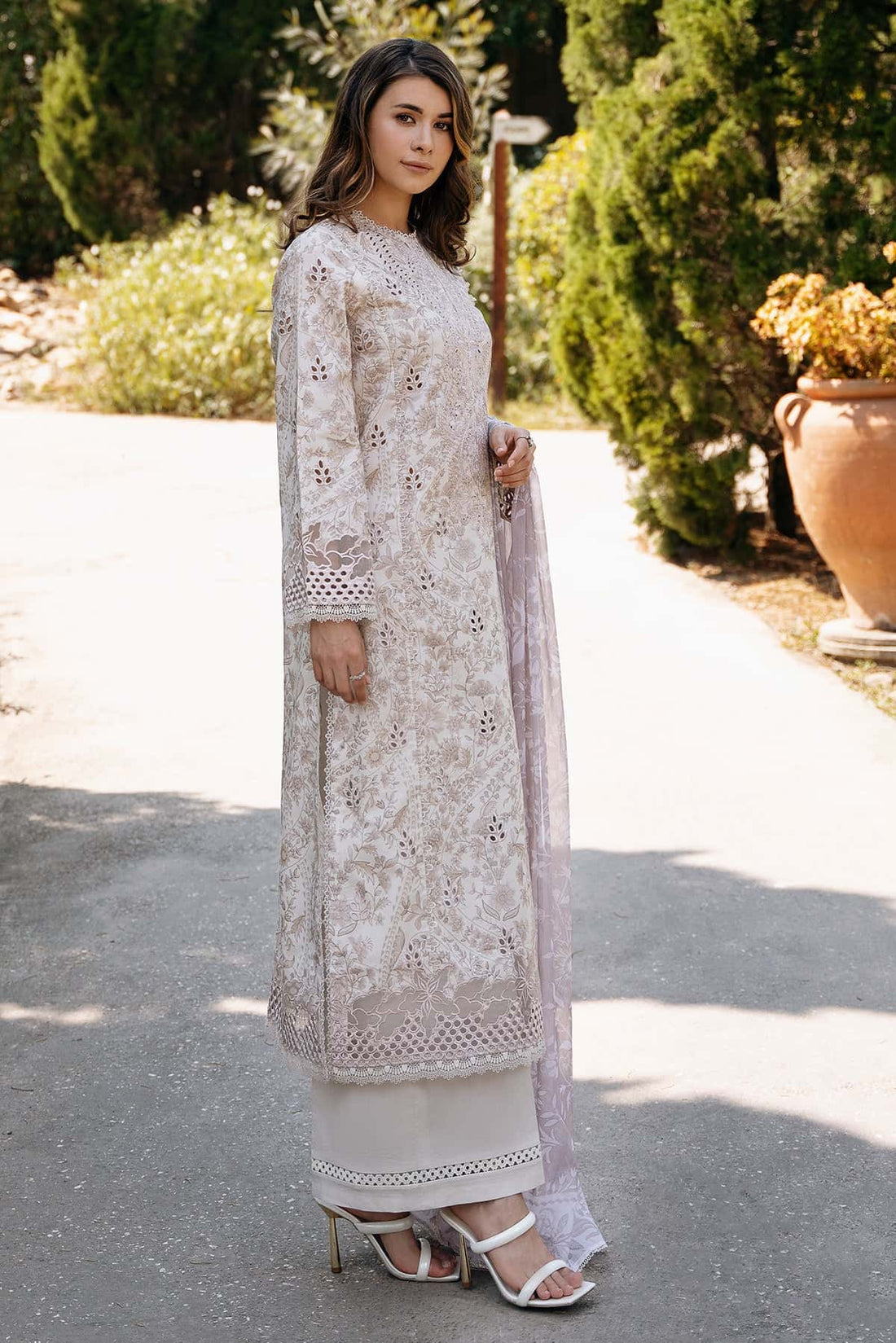Afrozeh | Damask The Holiday Edit 25 | Lunetta A - by - Libasekhas UK - Registered Vendor of : Afrozeh - 100% Original Designer Dresss