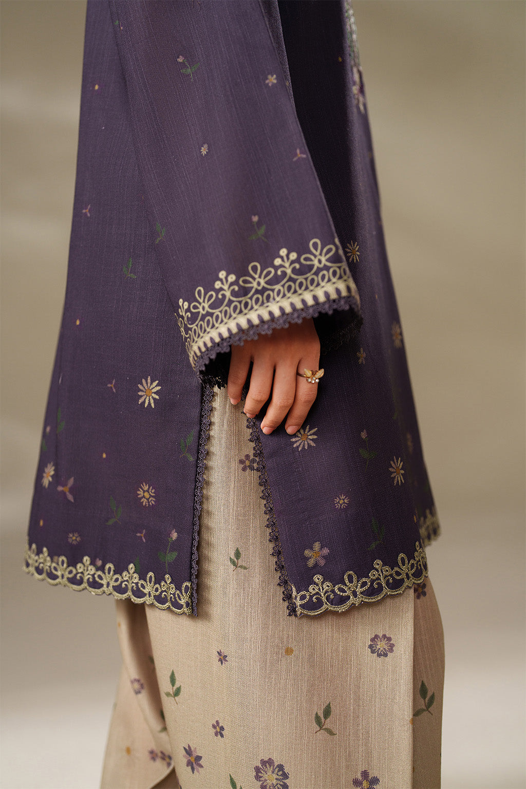 Iznik | Winter Chapter 25 | UE-568 Printed Khaddar - by Libasekhas UK - Registered Vendor of : Iznik - 100% Original Designer Dress