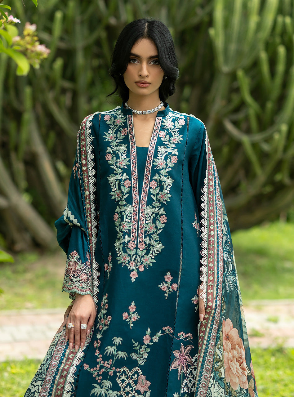 Zainab Chottani | Luxe Lawn 26 | Faye - 01 - by Libasekhas UK - Registered Vendor of : Zainab Chottani - 100% Original Designer Dress