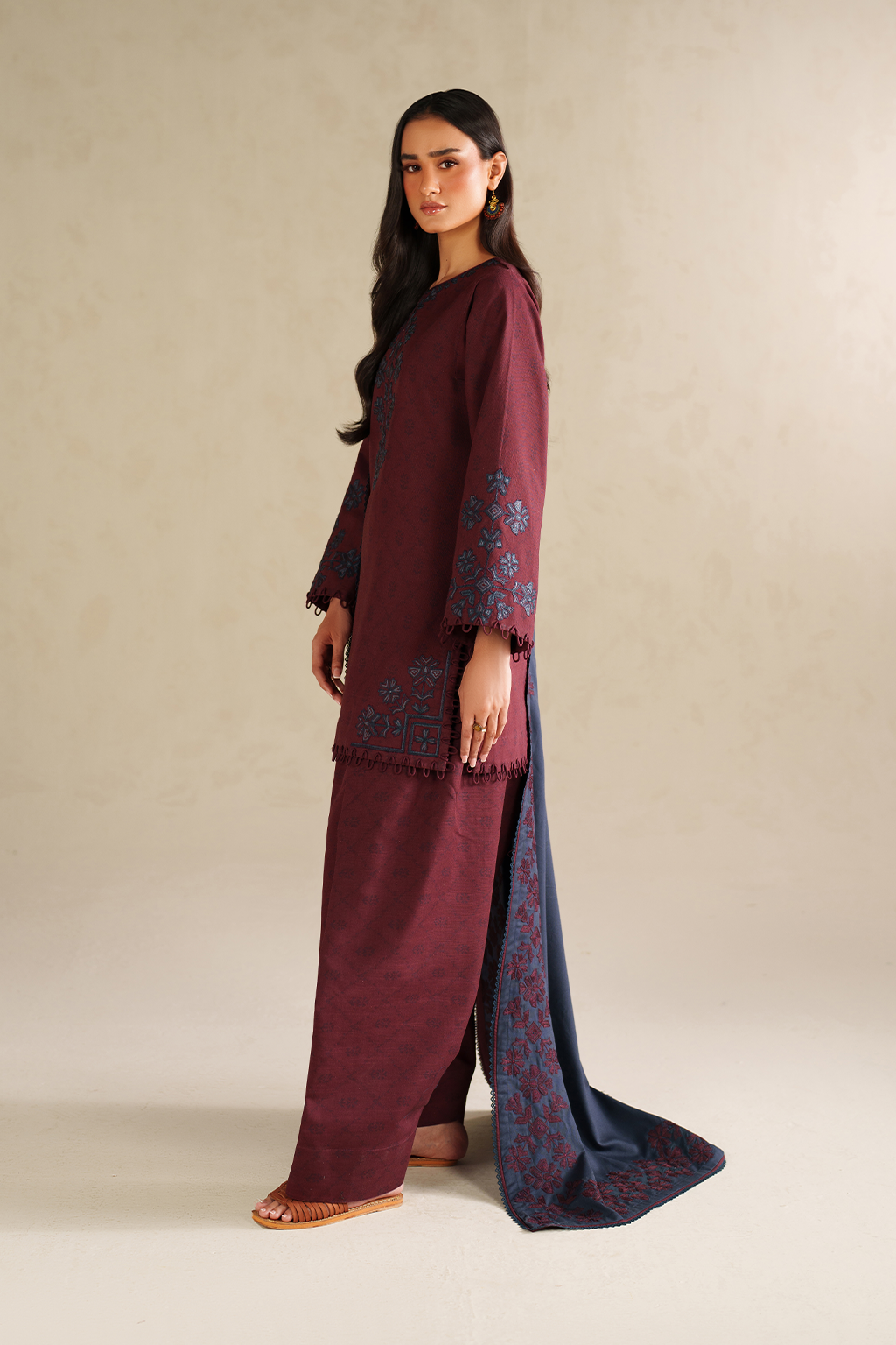 Iznik | Winter Chapter 25 | UE-592 Printed Khaddar - by Libasekhas UK - Registered Vendor of : Iznik - 100% Original Designer Dress