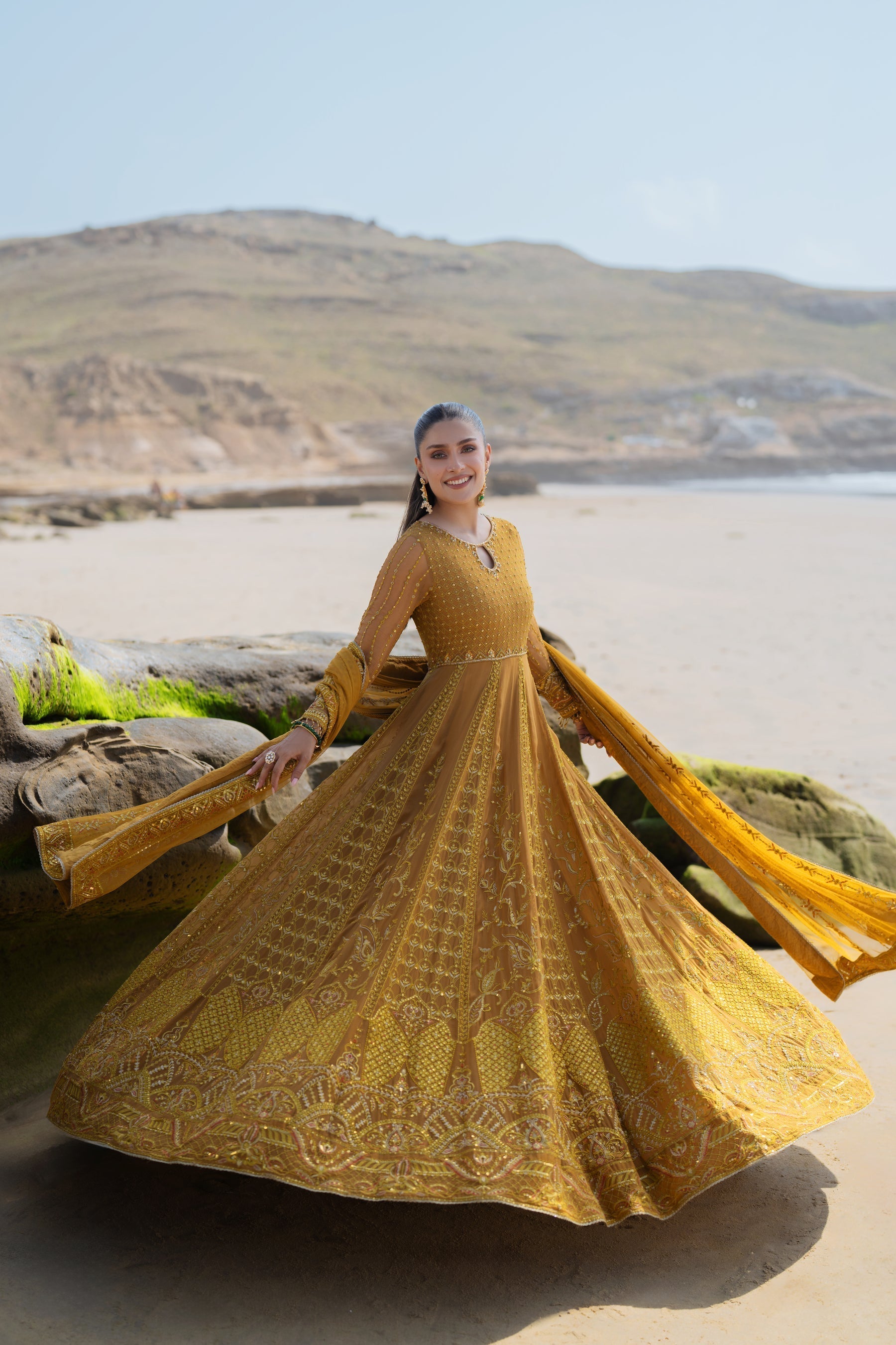 Naqshi | Sahil Kinaray | AINARA - by - Libasekhas UK - Registered Vendor of : Naqshi - 100% Original Designer Dresss