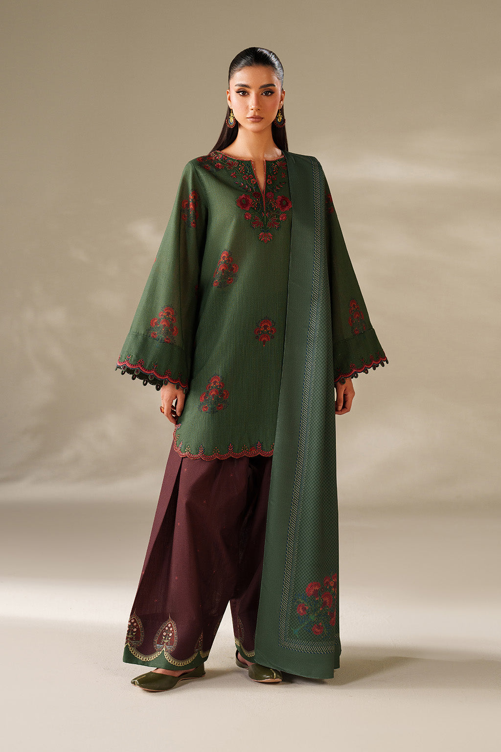 Iznik | Winter Chapter 25 | UE-561 Printed Khaddar - by Libasekhas UK - Registered Vendor of : Iznik - 100% Original Designer Dress