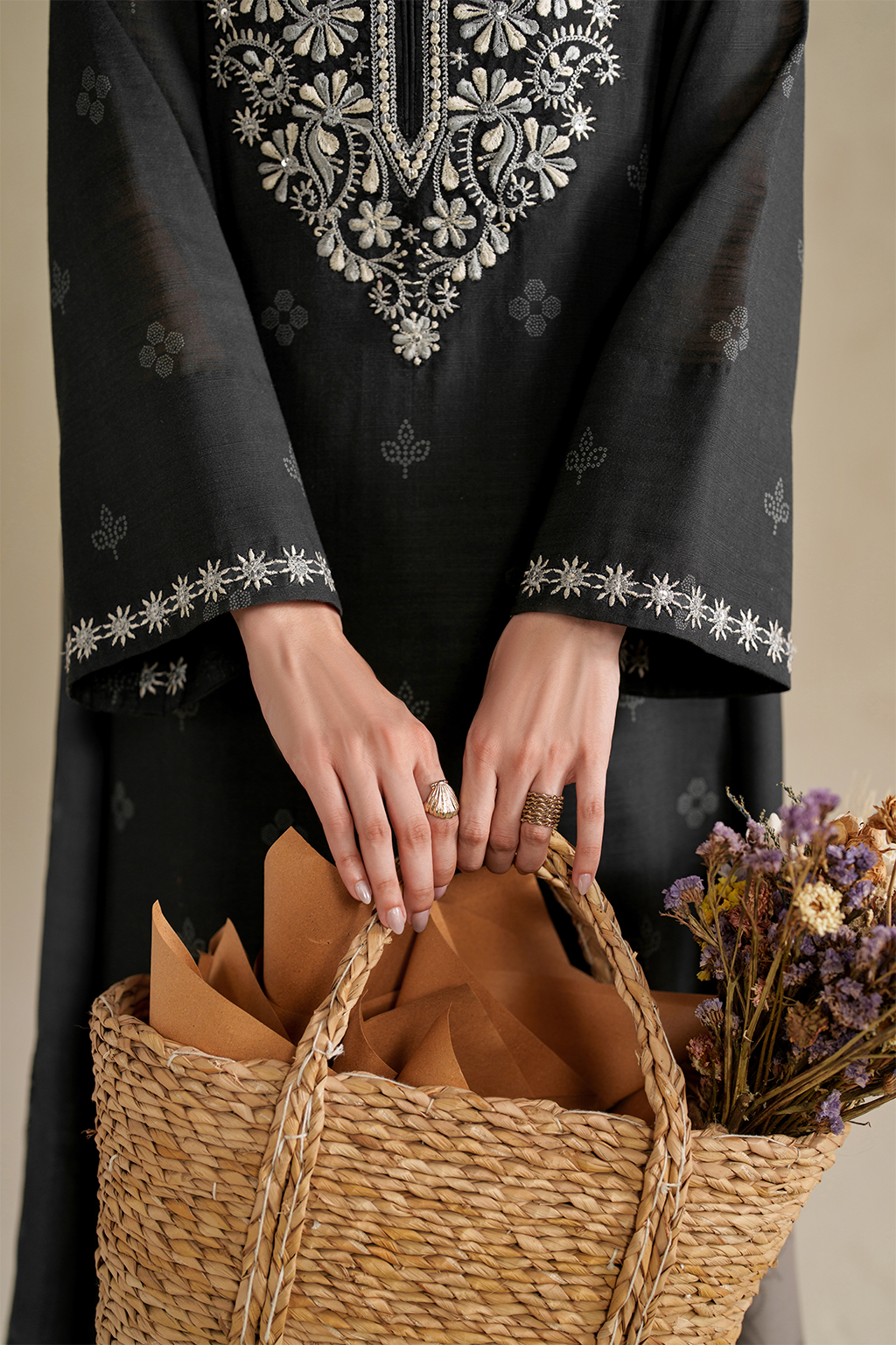 Iznik | Winter Chapter 25 | UE-591 Printed Khaddar - by Libasekhas UK - Registered Vendor of : Iznik - 100% Original Designer Dress