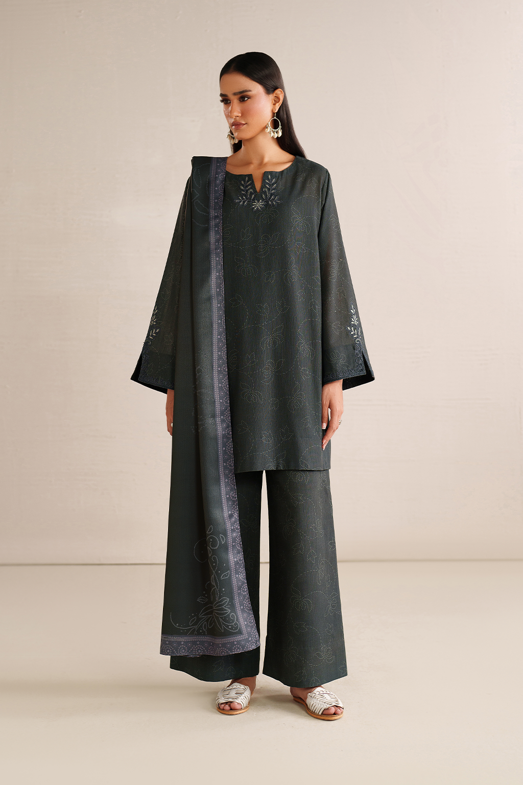 Iznik | Winter Chapter 25 | UE-572 Printed Khaddar - by Libasekhas UK - Registered Vendor of : Iznik - 100% Original Designer Dress