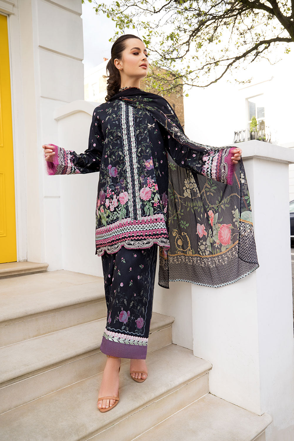 Sobia Nazir | Prints 26 | 4B - by Libasekhas UK - Registered Vendor of : Sobia Nazir - 100% Original Designer Dress