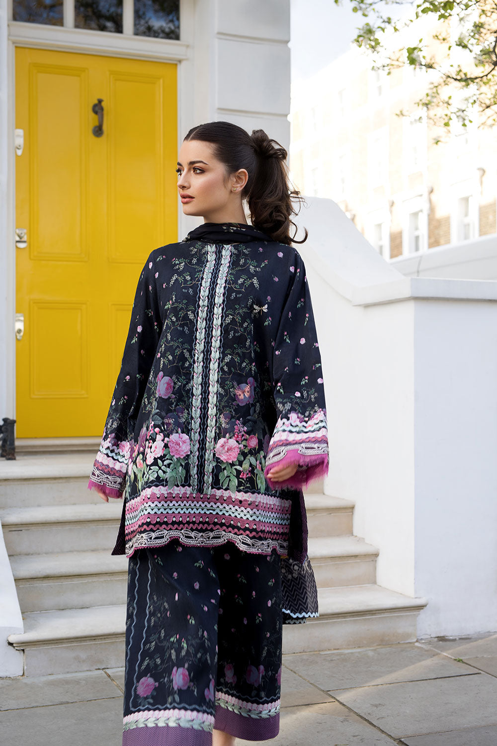 Sobia Nazir | Prints 26 | 4B - by Libasekhas UK - Registered Vendor of : Sobia Nazir - 100% Original Designer Dress