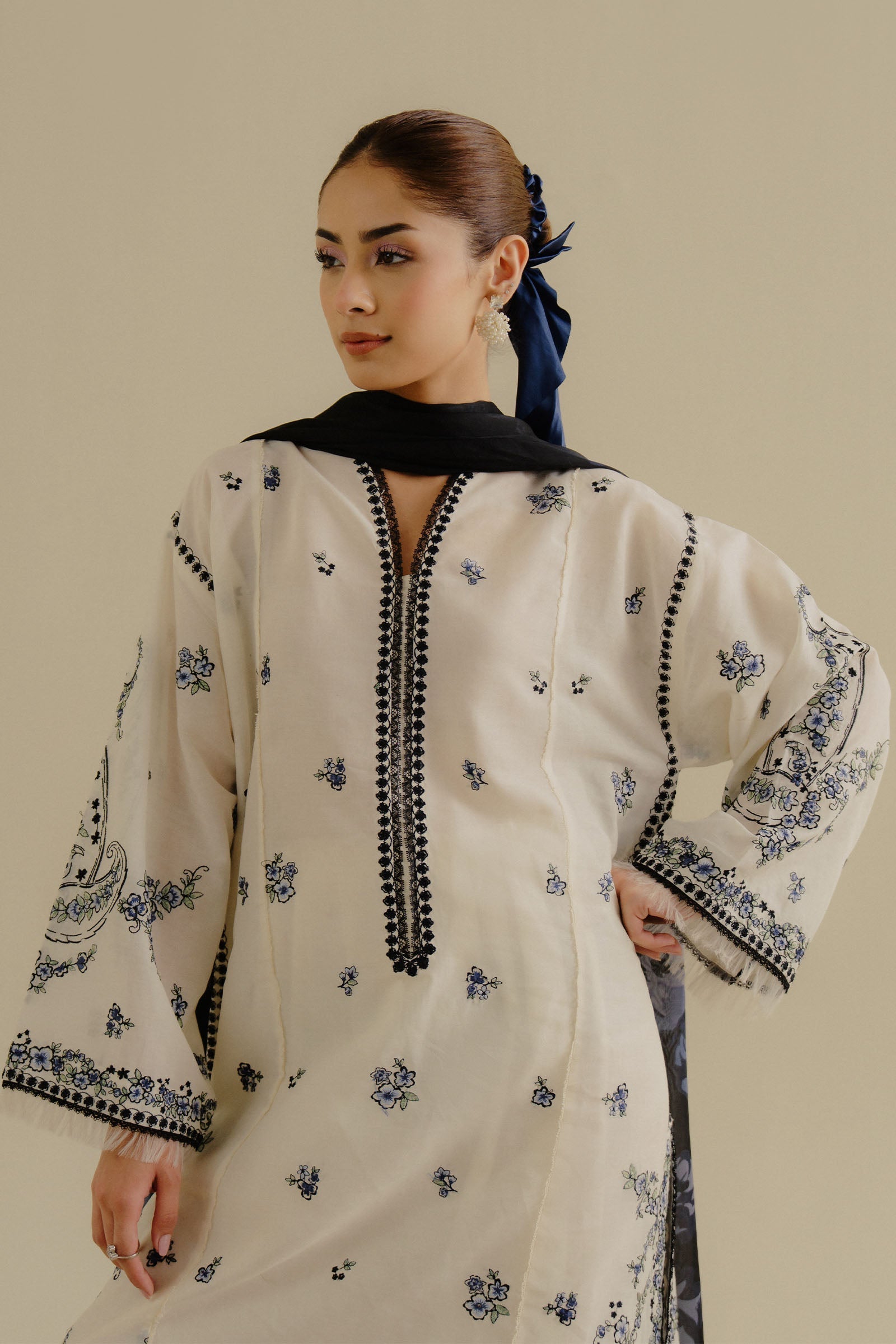 Zara Shahjahan | Coco Lawn 25 | Yana-4A - by - Libasekhas UK - Registered Vendor of : Zara Shahjahan - 100% Original Designer Dresss
