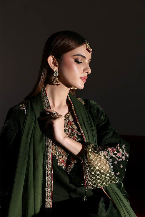 Emaan Adeel | Zarposh Velvet 25 | AARISH - by Libasekhas UK - Registered Vendor of : Emaan Adeel - 100% Original Designer Dress