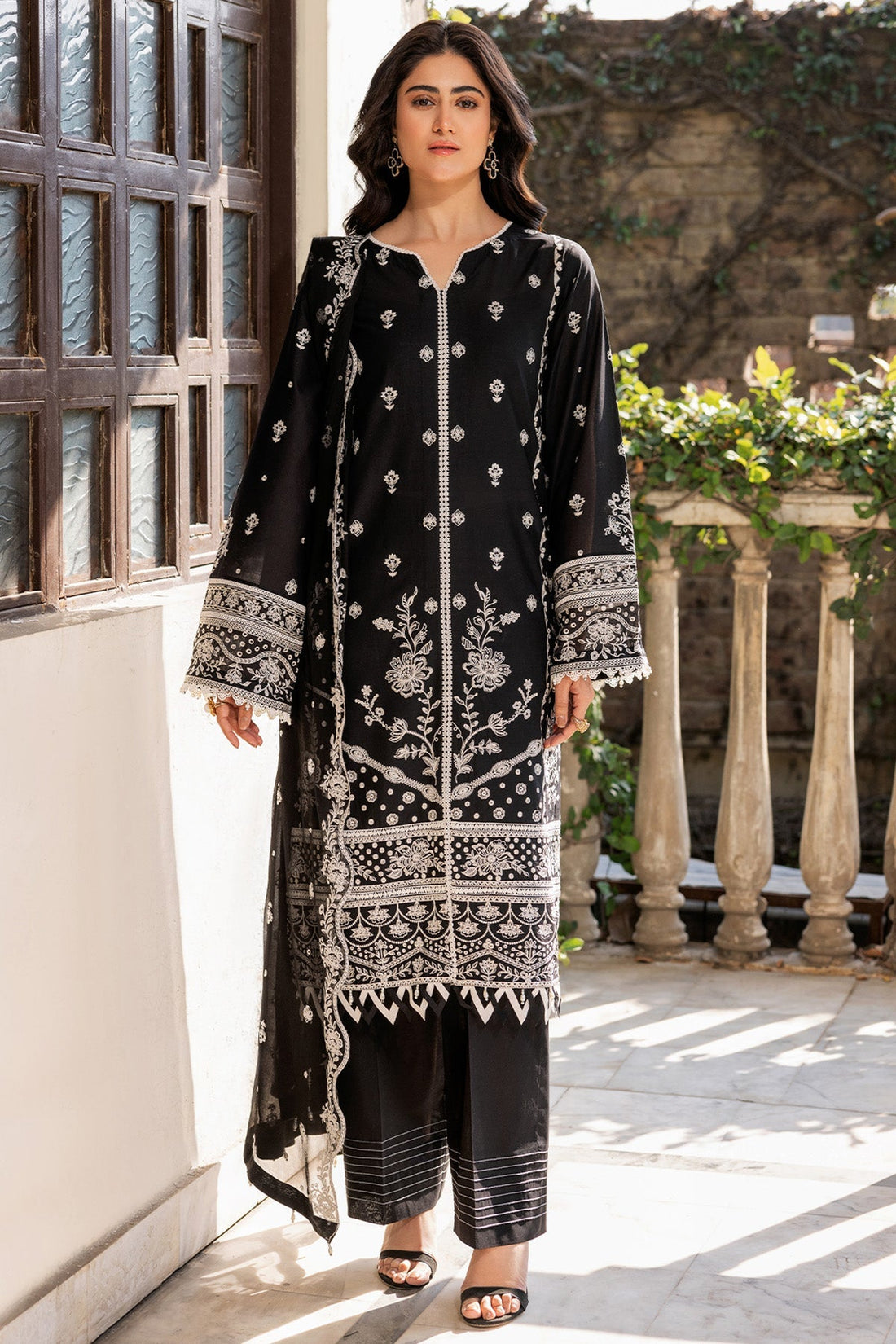 Farasha | Summer Weaves Embroidered Lawn | Midnight Glow - by - Libasekhas UK - Registered Vendor of : Farasha - 100% Original Designer Dresss