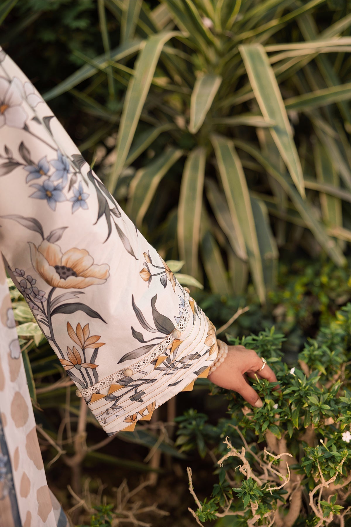 Alizeh | Sheen Lawn Prints 24 | GARDENIA - by - Libasekhas UK - Registered Vendor of : Alizeh - 100% Original Designer Dresss