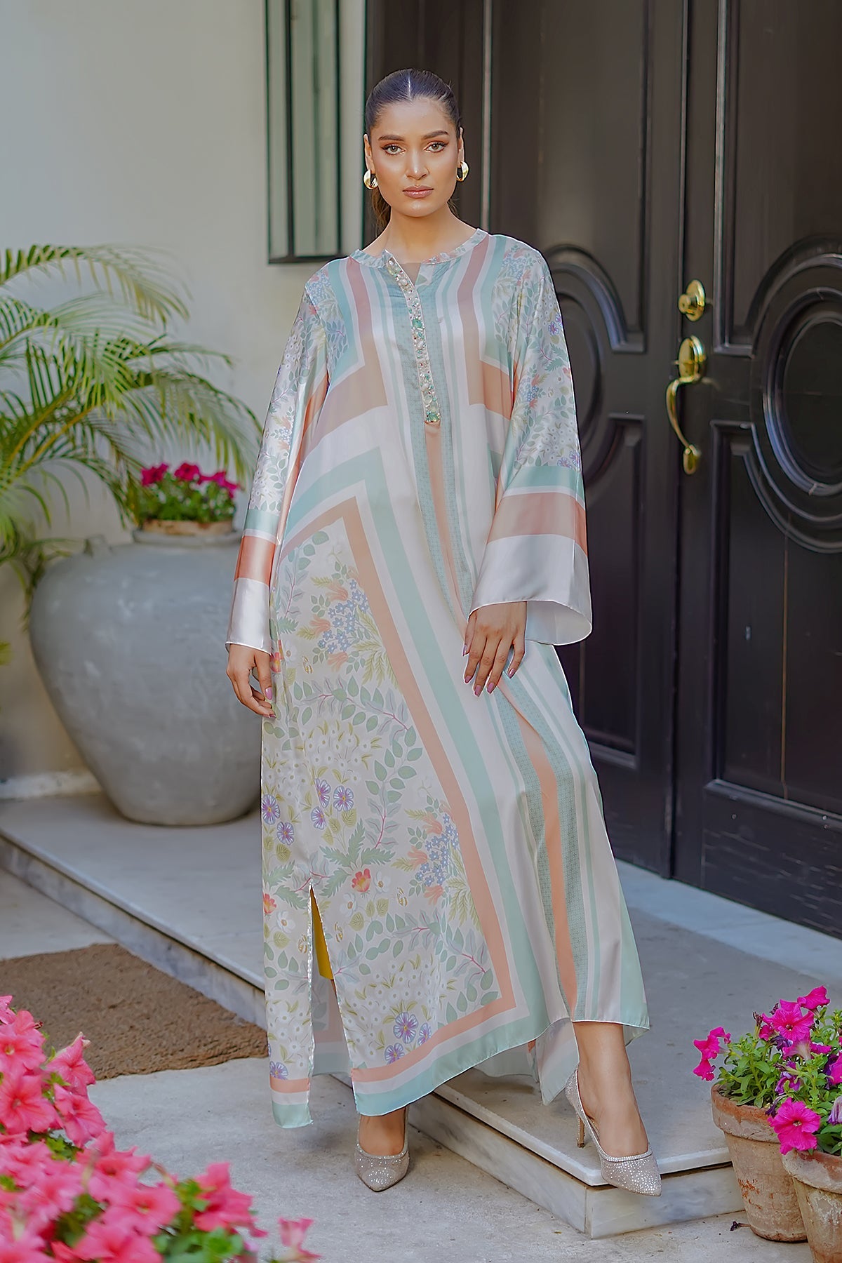 Erum Khan | Nue 25 | Whisper Blush - by - Libasekhas UK - Registered Vendor of : Erum Khan - 100% Original Designer Dresss