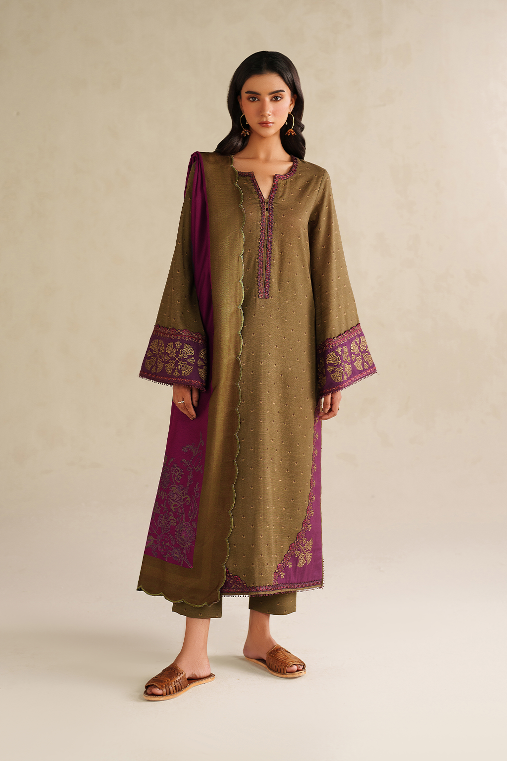 Iznik | Winter Chapter 25 | UE-573 Printed Khaddar - by Libasekhas UK - Registered Vendor of : Iznik - 100% Original Designer Dress