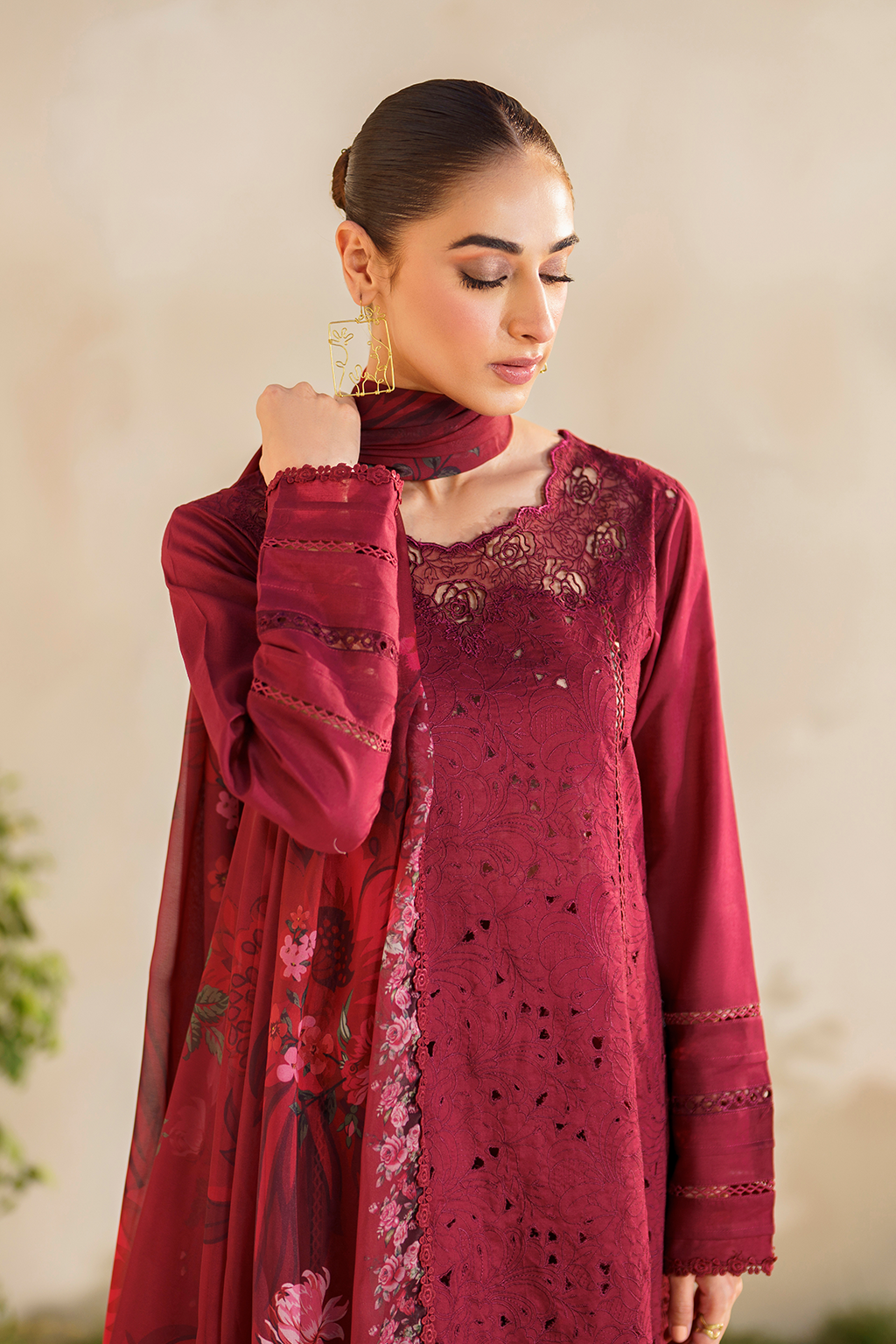 Iznik | Festive lawn 24 | SFL-02 - by - Libasekhas UK - Registered Vendor of : Iznik - 100% Original Designer Dresss