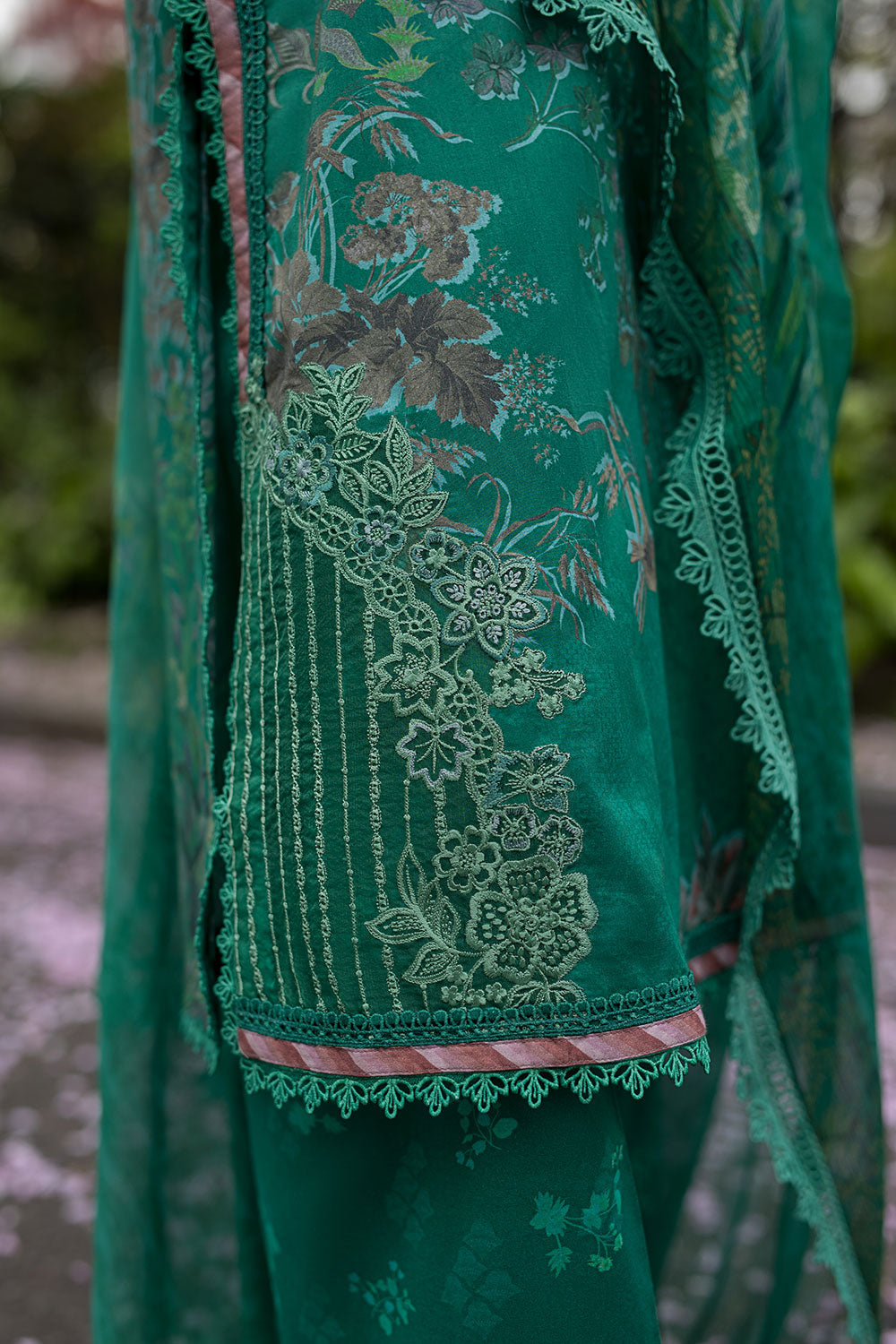 Sobia Nazir | Basics 25 | Design 5B - by - Libasekhas UK - Registered Vendor of : Sobia Nazir - 100% Original Designer Dresss