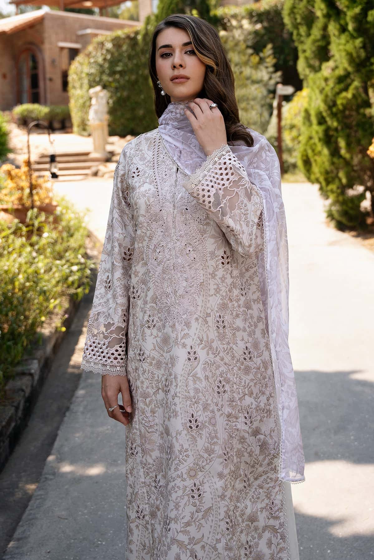 Afrozeh | Damask The Holiday Edit 25 | Lunetta A - by - Libasekhas UK - Registered Vendor of : Afrozeh - 100% Original Designer Dresss