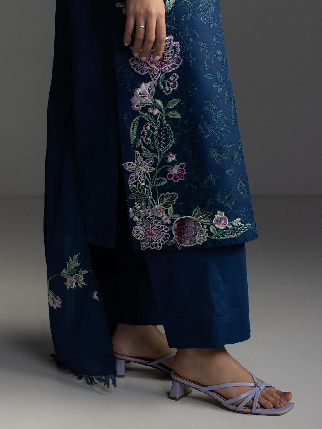 Zara Shahjahan | Coco Lawn 26 | Liora-8A - by Libasekhas UK - Registered Vendor of : Zara Shahjahan - 100% Original Designer Dress
