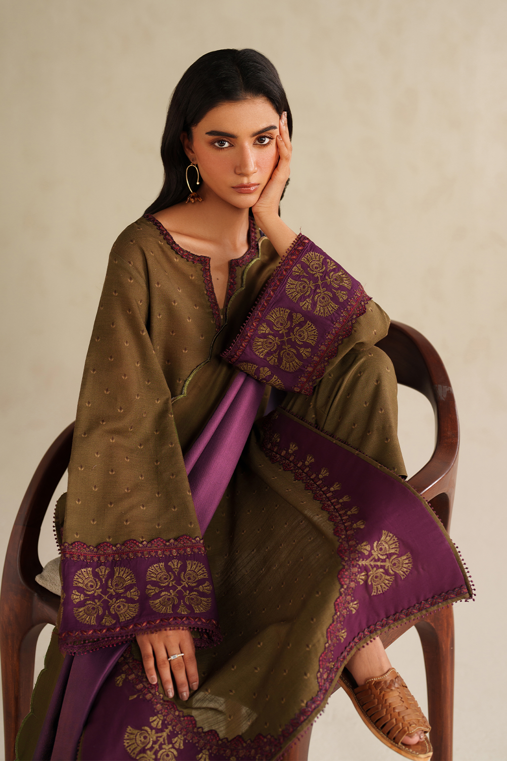 Iznik | Winter Chapter 25 | UE-573 Printed Khaddar - by Libasekhas UK - Registered Vendor of : Iznik - 100% Original Designer Dress