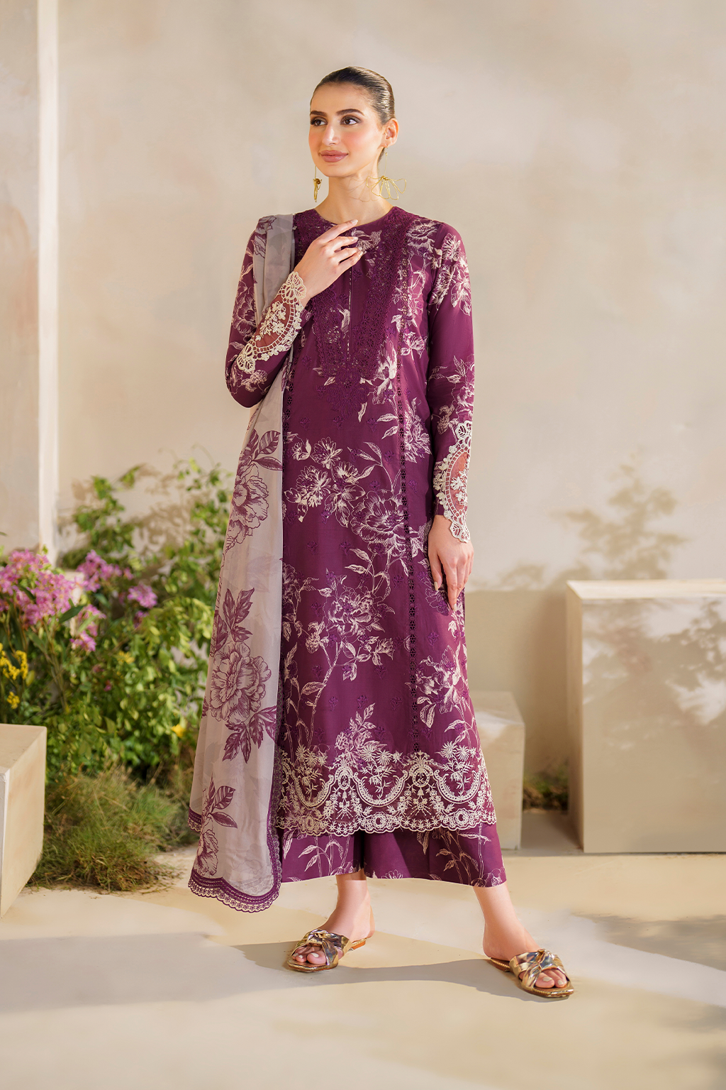 Iznik | Festive lawn 24 | SFL-04 - by - Libasekhas UK - Registered Vendor of : Iznik - 100% Original Designer Dresss
