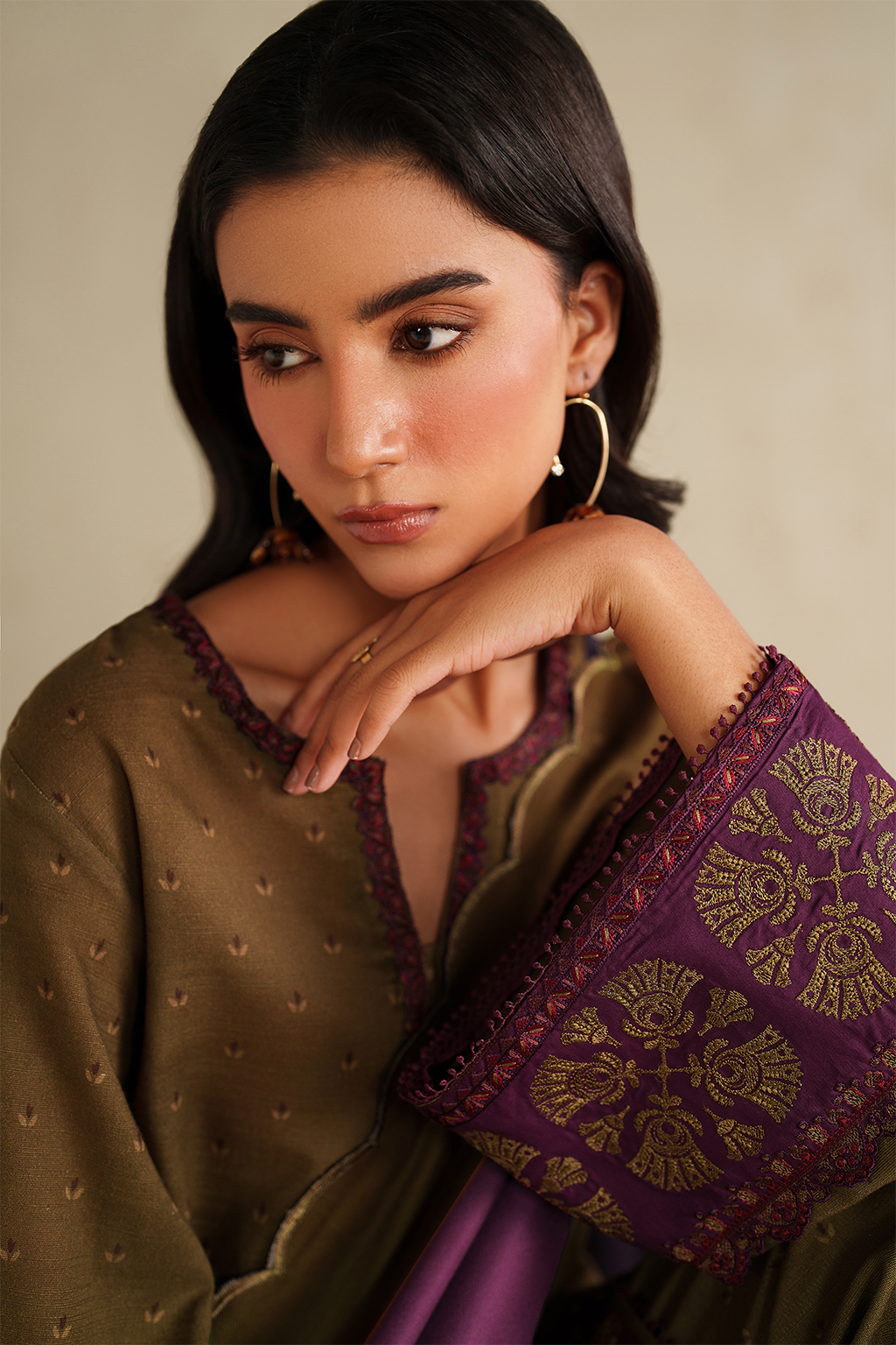 Iznik | Winter Chapter 25 | UE-573 Printed Khaddar - by Libasekhas UK - Registered Vendor of : Iznik - 100% Original Designer Dress