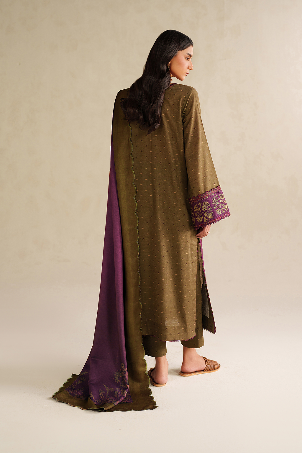 Iznik | Winter Chapter 25 | UE-573 Printed Khaddar - by Libasekhas UK - Registered Vendor of : Iznik - 100% Original Designer Dress