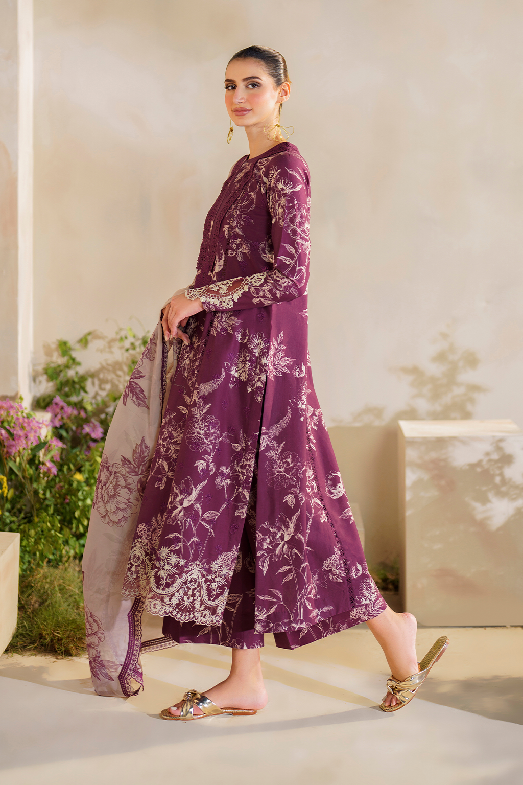 Iznik | Festive lawn 24 | SFL-04 - by - Libasekhas UK - Registered Vendor of : Iznik - 100% Original Designer Dresss