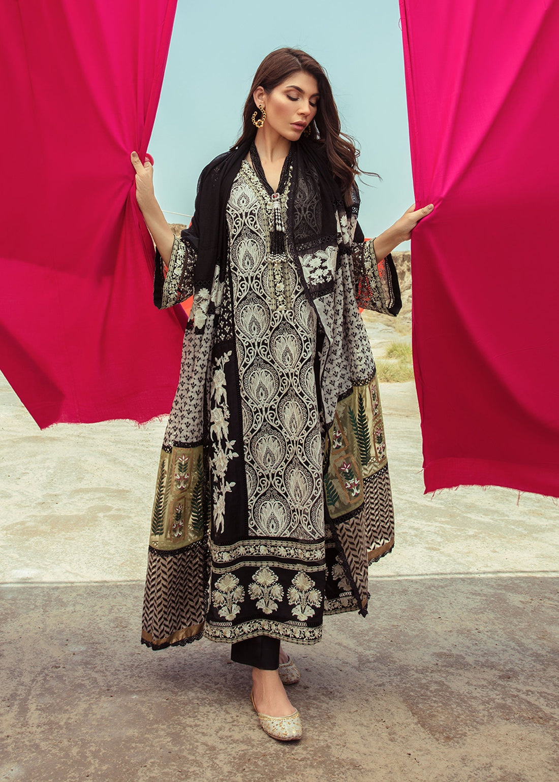 Saira Shakira | Luxury Pret | Black Beauty - by Libasekhas UK - Registered Vendor of : Saira Shakira - 100% Original Designer Dress
