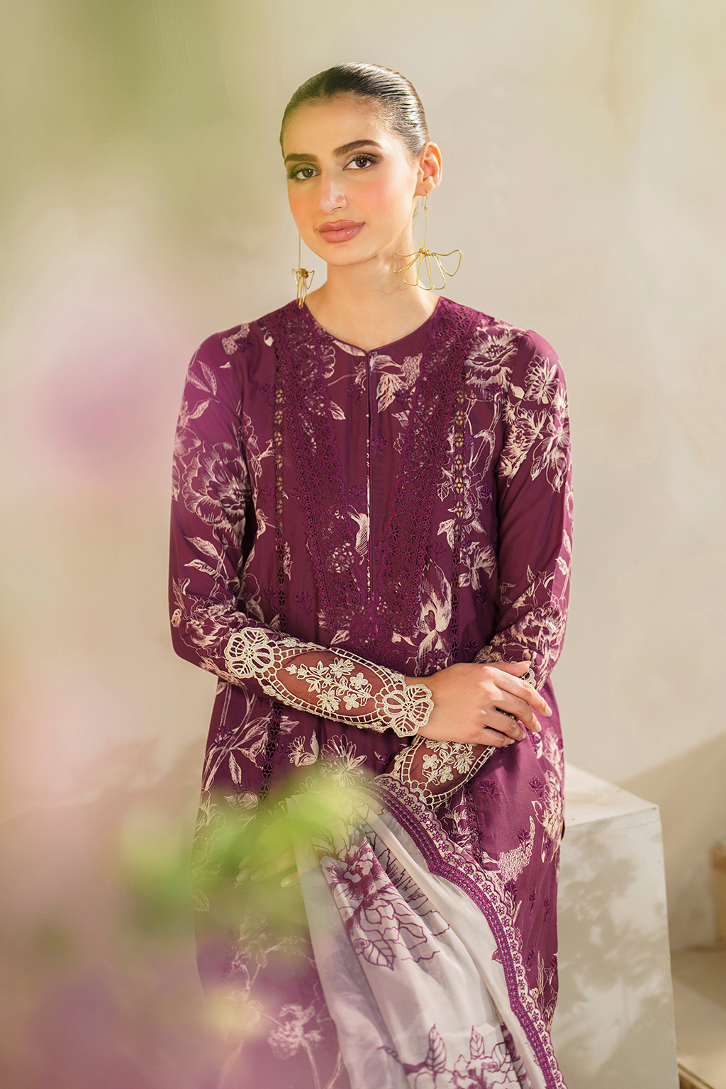 Iznik | Festive lawn 24 | SFL-04 - by - Libasekhas UK - Registered Vendor of : Iznik - 100% Original Designer Dresss