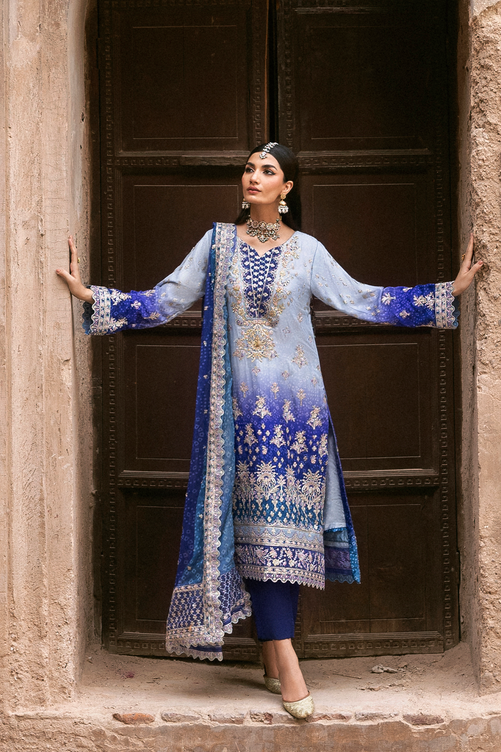 Emaan Adeel I The Empress Wedding Formals I AUREVIA - by Libasekhas UK - Registered Vendor of : Emaan Adeel - 100% Original Designer Dress
