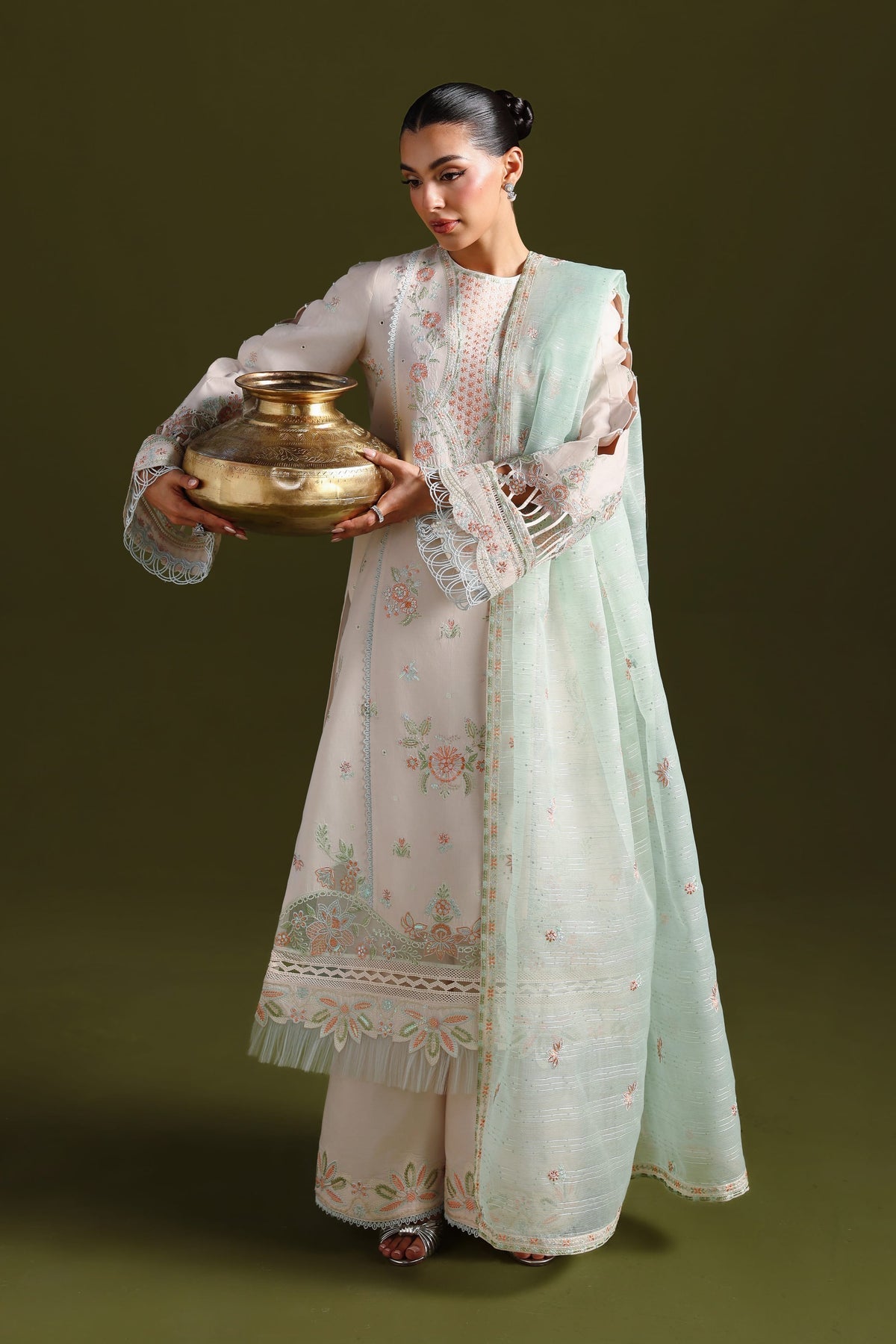 Akbar Aslam | Elan Luxury Lawn 26 | Naazi - by Libasekhas UK - Registered Vendor of : Akbar Aslam - 100% Original Designer Dress