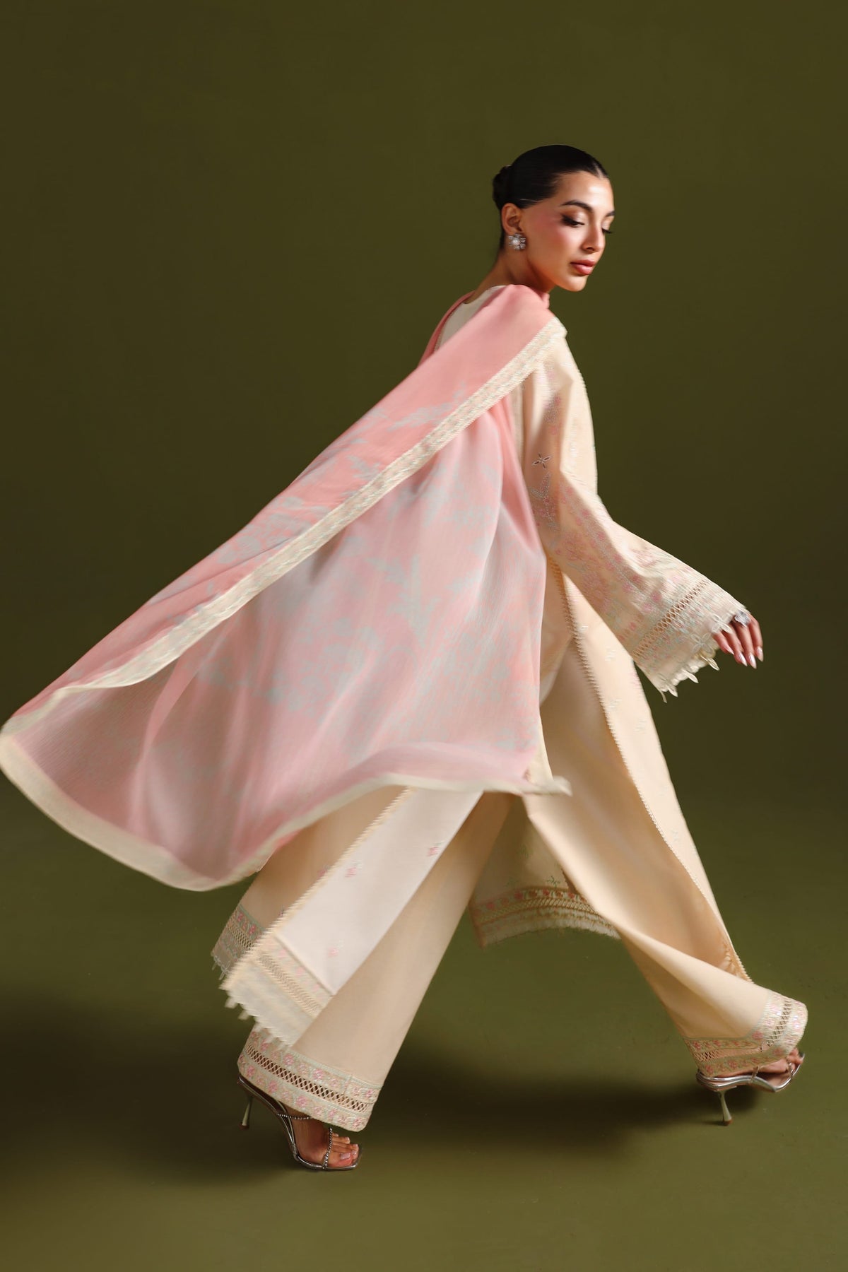 Akbar Aslam | Elan Luxury Lawn 26 | Esmira - by Libasekhas UK - Registered Vendor of : Akbar Aslam - 100% Original Designer Dress