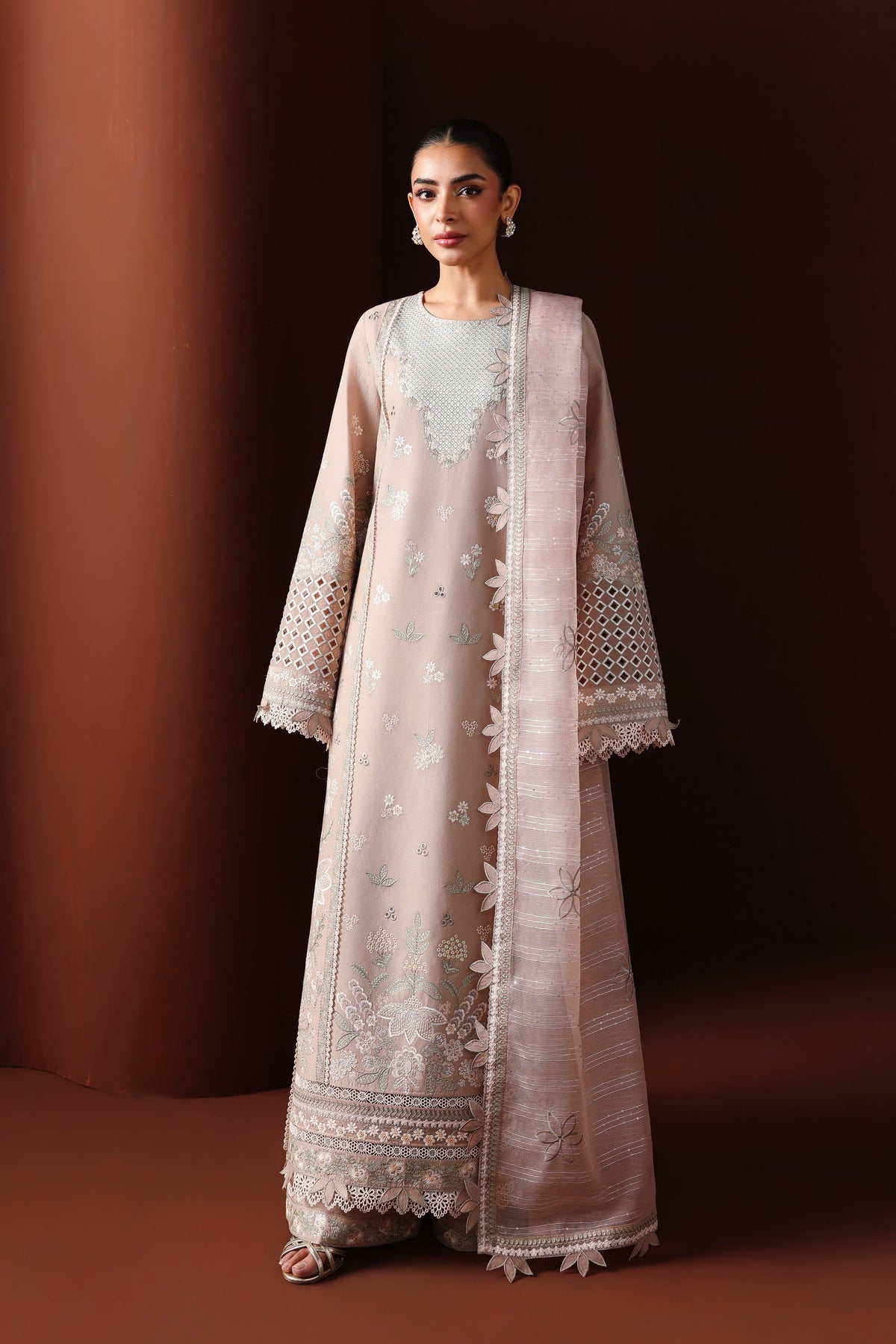 Akbar Aslam | Elan Luxury Lawn 26 | Yasmina - by Libasekhas UK - Registered Vendor of : Akbar Aslam - 100% Original Designer Dress