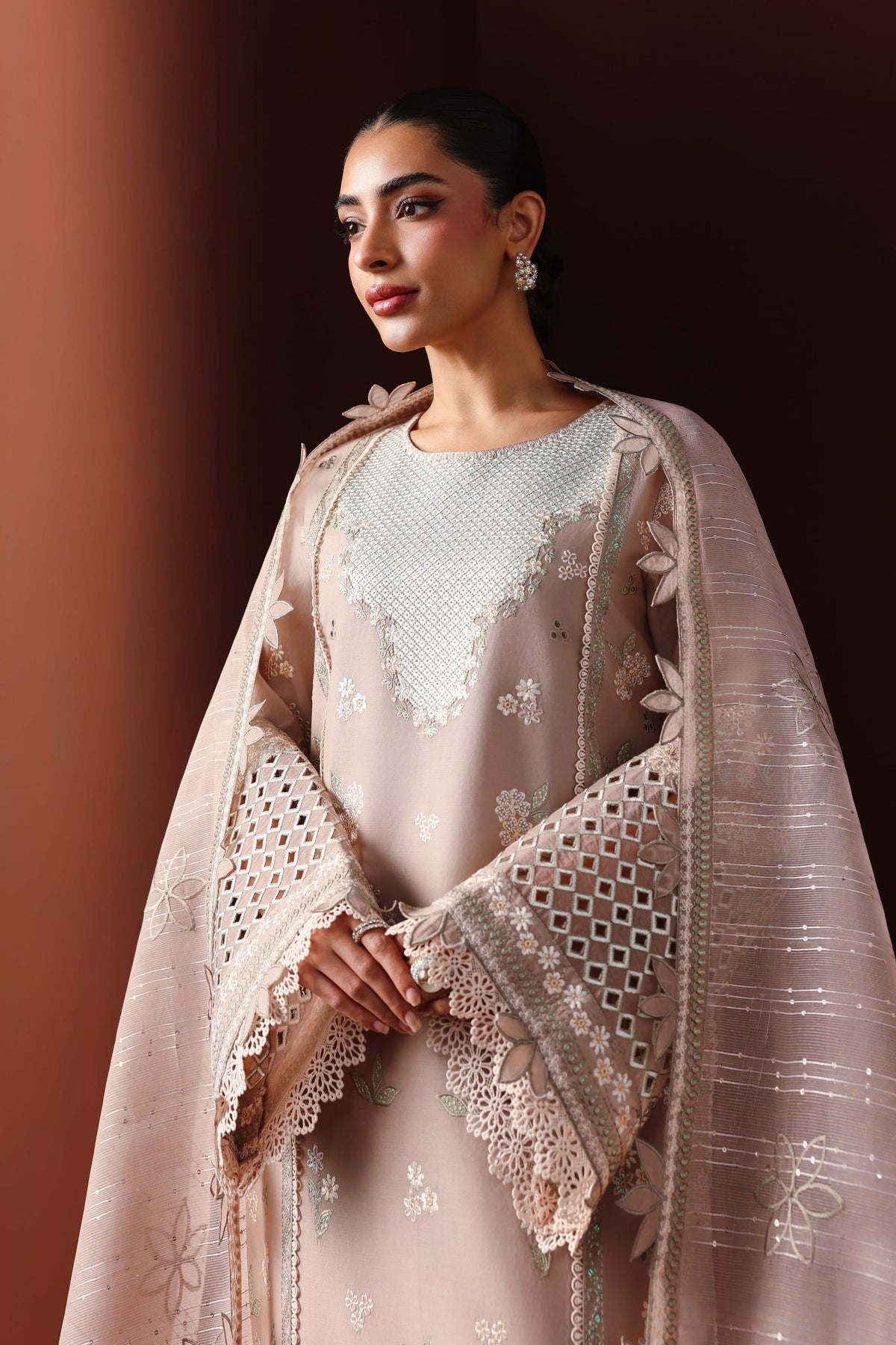 Akbar Aslam | Elan Luxury Lawn 26 | Yasmina - by Libasekhas UK - Registered Vendor of : Akbar Aslam - 100% Original Designer Dress