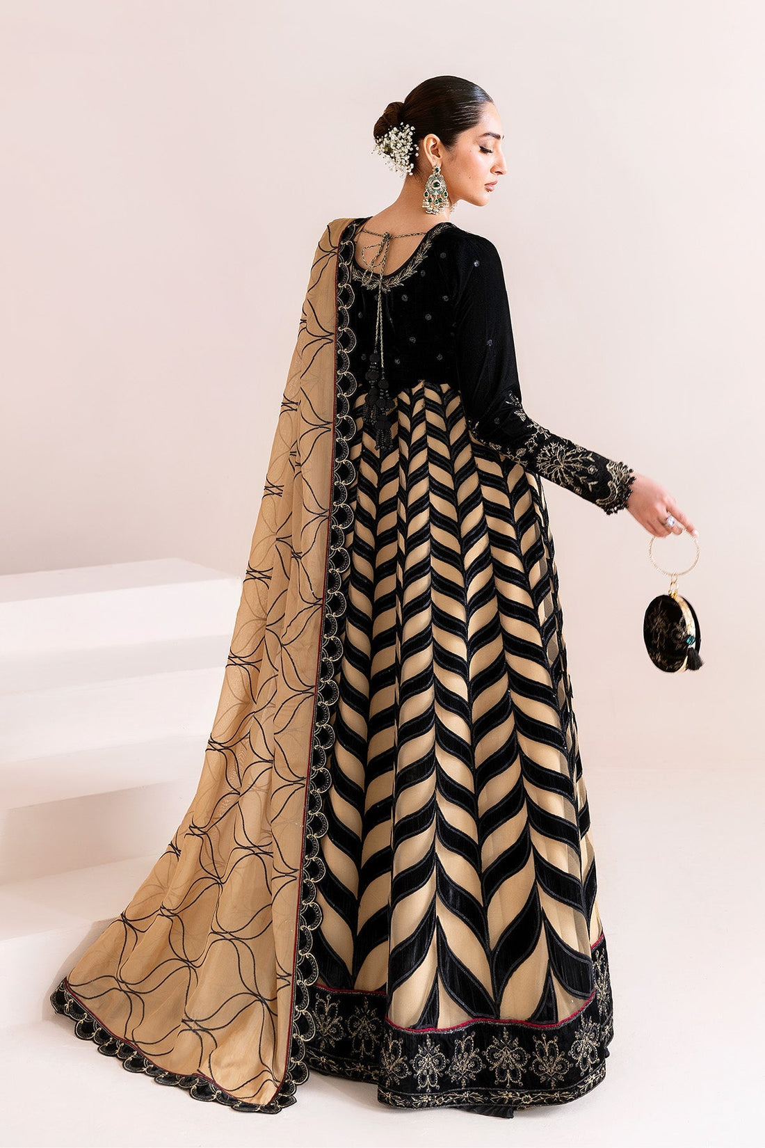 Alizeh | Makhmal Luxury Velvet Edit | Noor Jahan - by Libasekhas UK - Registered Vendor of : Alizeh - 100% Original Designer Dress
