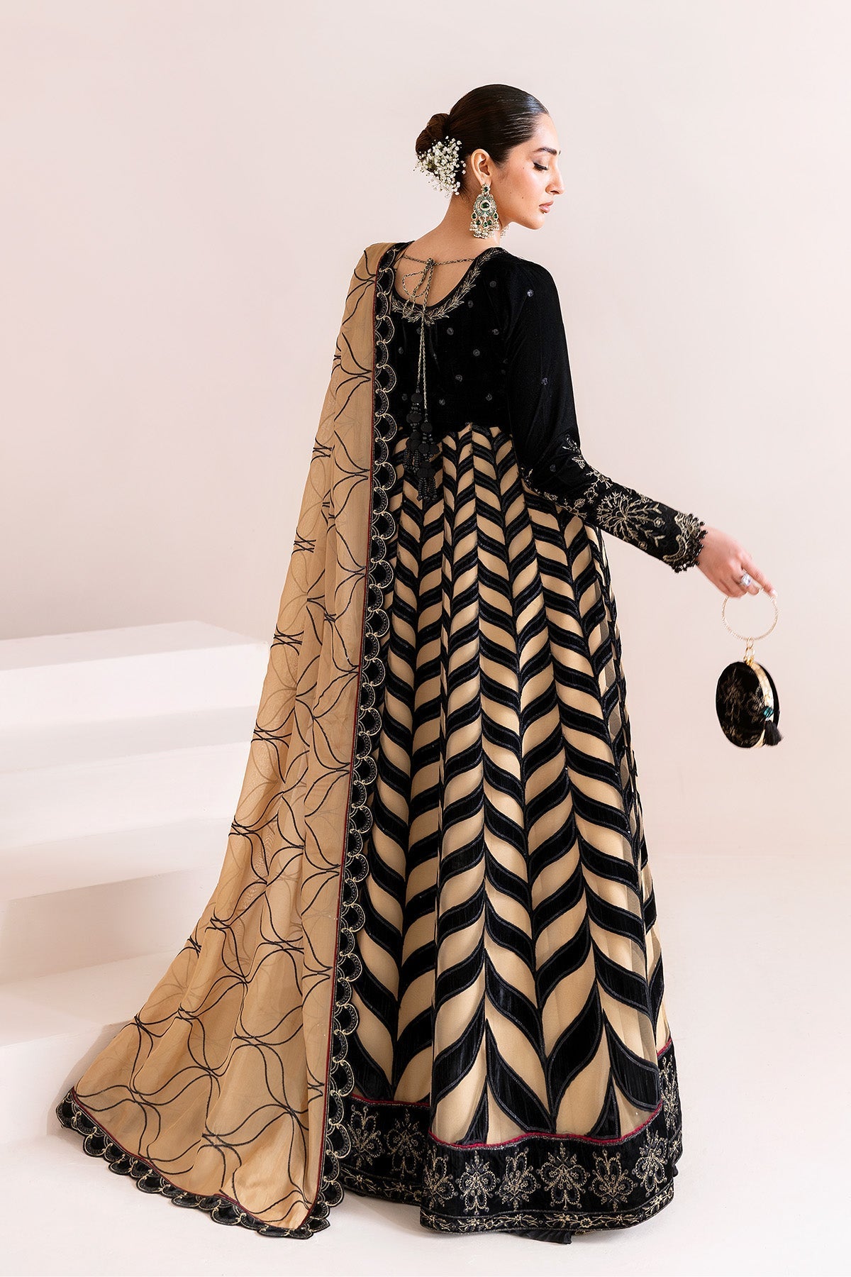 Alizeh | Makhmal Luxury Velvet Edit | Noor Jahan - by Libasekhas UK - Registered Vendor of : Alizeh - 100% Original Designer Dress