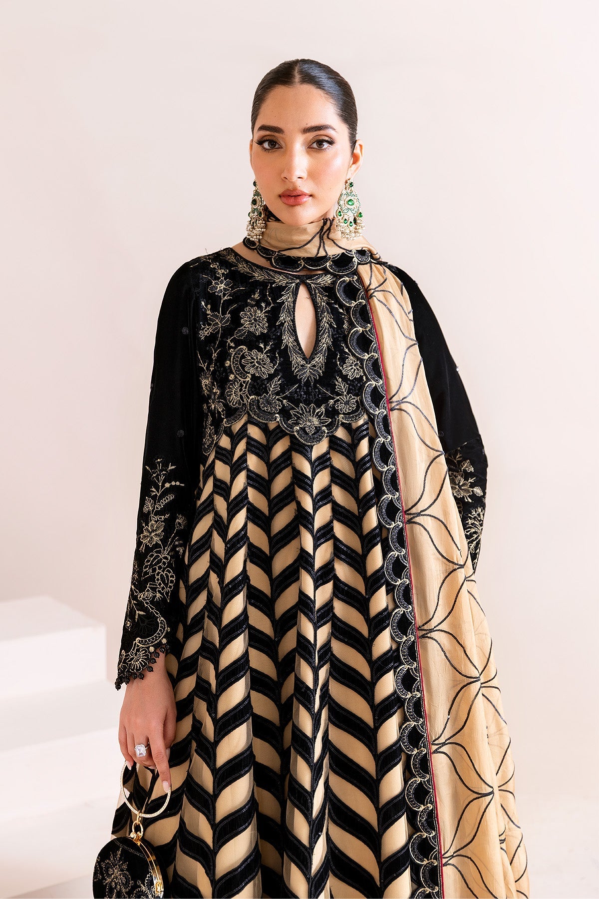 Alizeh | Makhmal Luxury Velvet Edit | Noor Jahan - by Libasekhas UK - Registered Vendor of : Alizeh - 100% Original Designer Dress